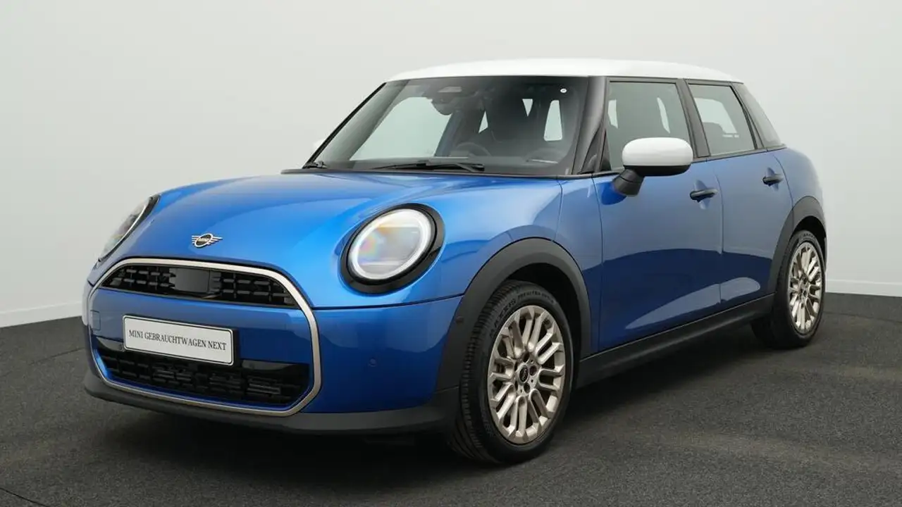 MINI Cooper Favoured Trim