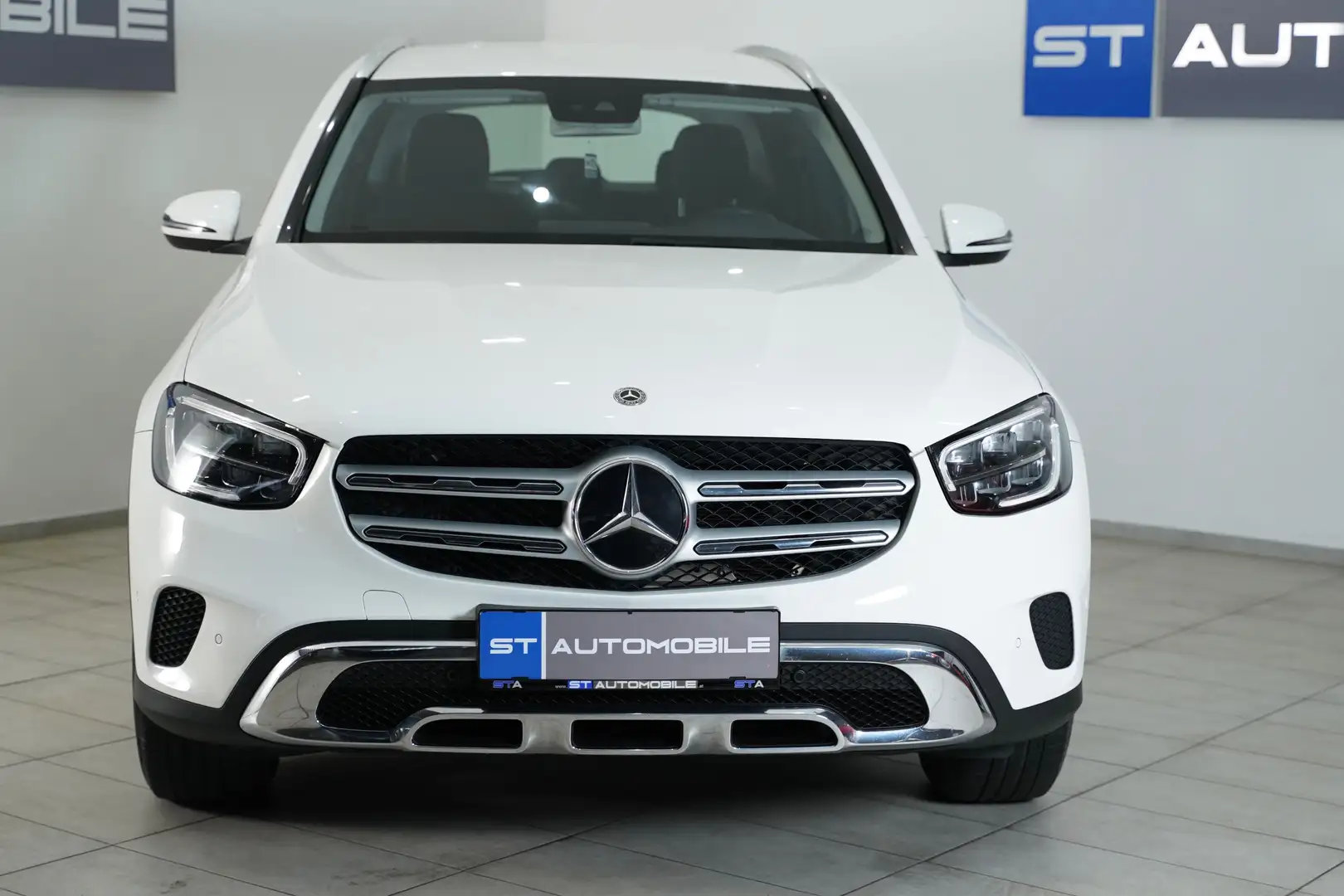 Mercedes-Benz GLC 200 d 4Matic Aut.  // 1.BESITZ // AHK // LED // NAVI Weiß - 2