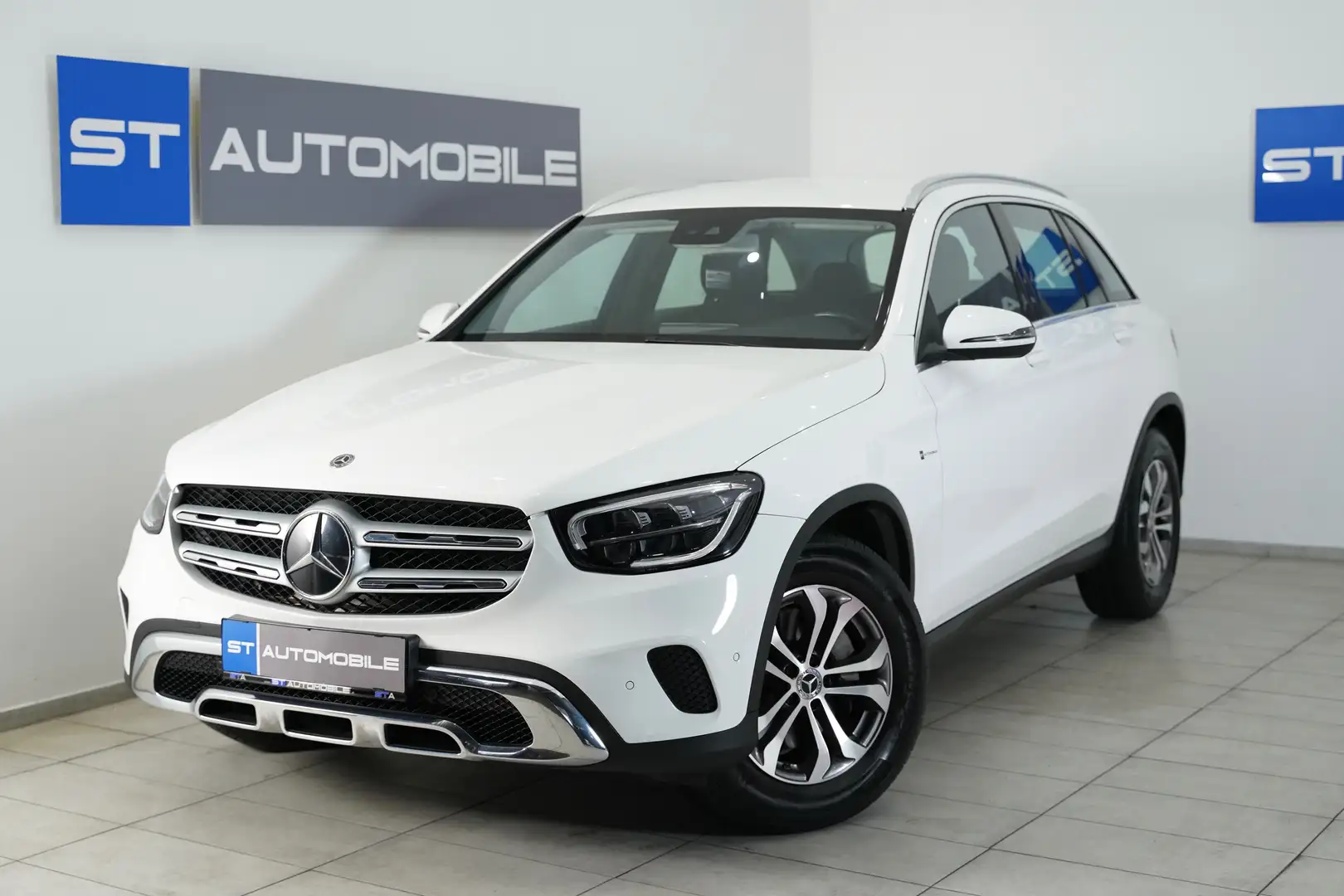 Mercedes-Benz GLC 200 d 4Matic Aut.  // 1.BESITZ // AHK // LED // NAVI Weiß - 1