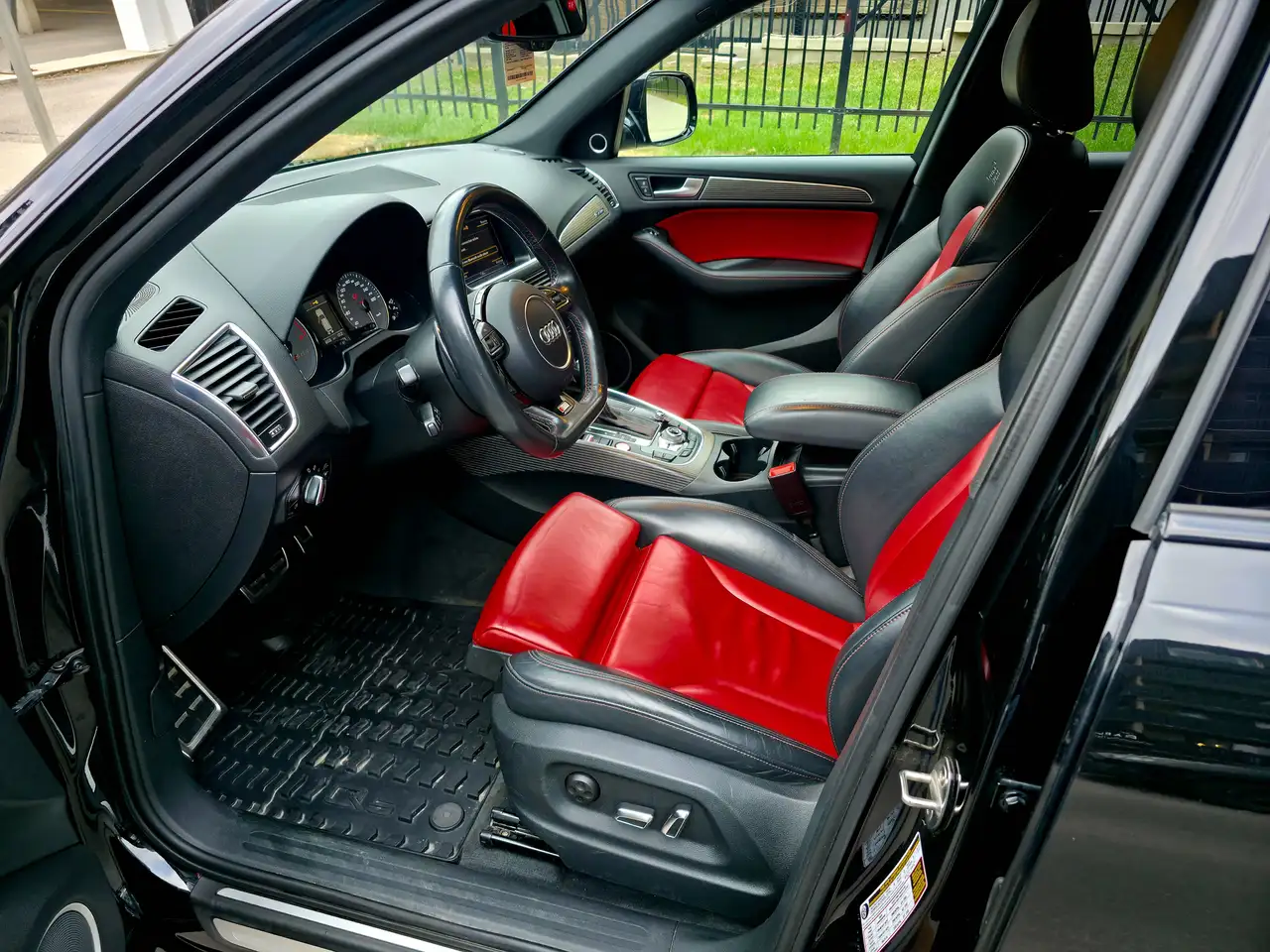 Audi SQ5 снимка Audi SQ5