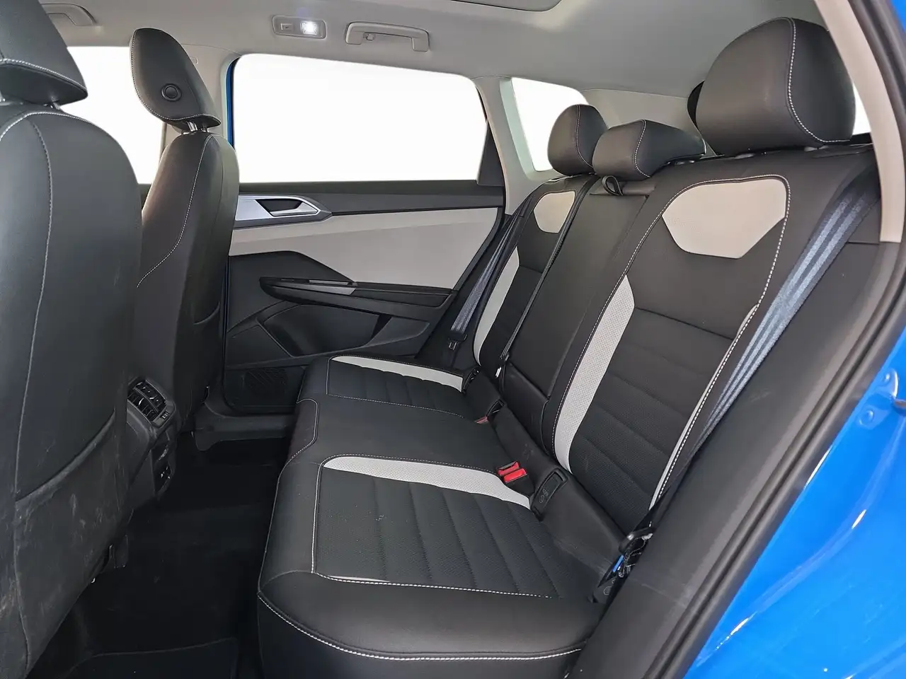 Volkswagen Taos снимка Volkswagen Taos