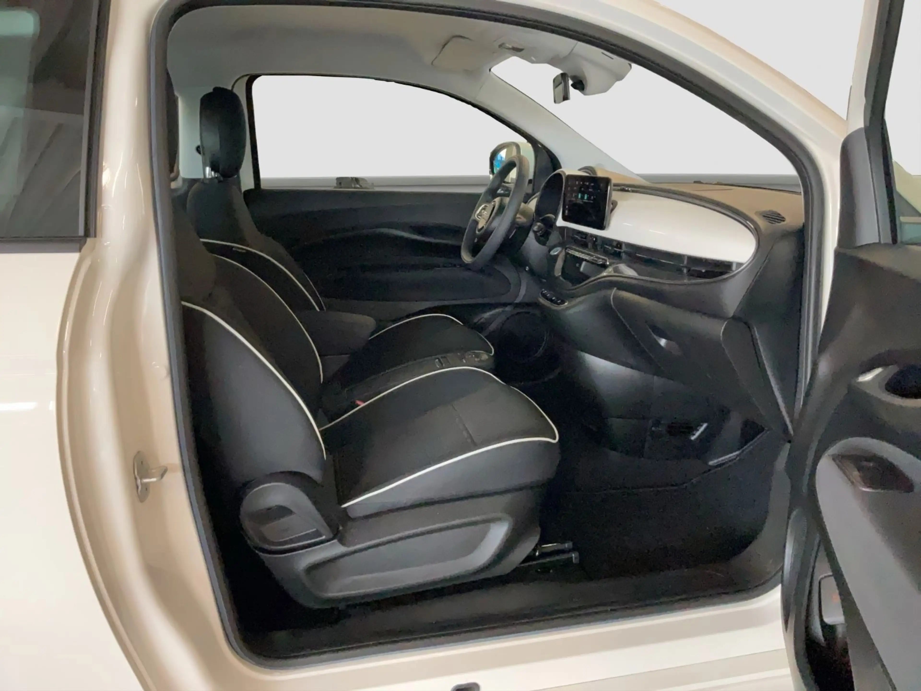 Fiat 500e 42 kWh + Komfort Paket, 16" Alufelgen — photo 11