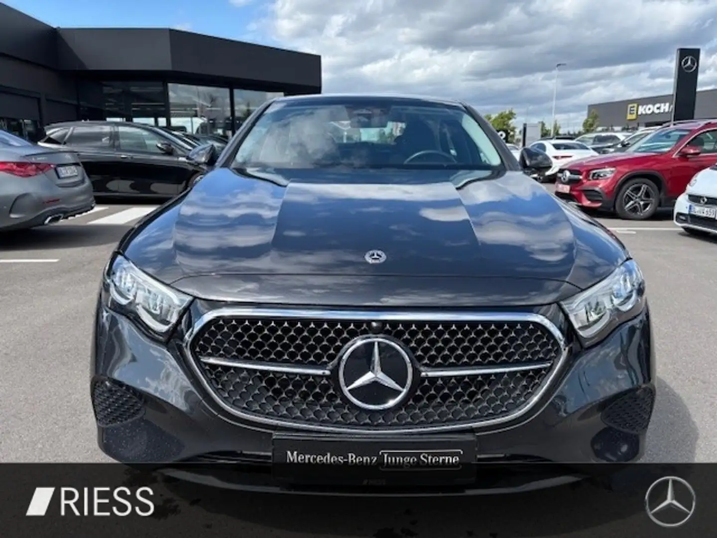 Mercedes-Benz E 220 d Avantgarde Navi LED W-Paket Pano Ambi Wide Gri - 2
