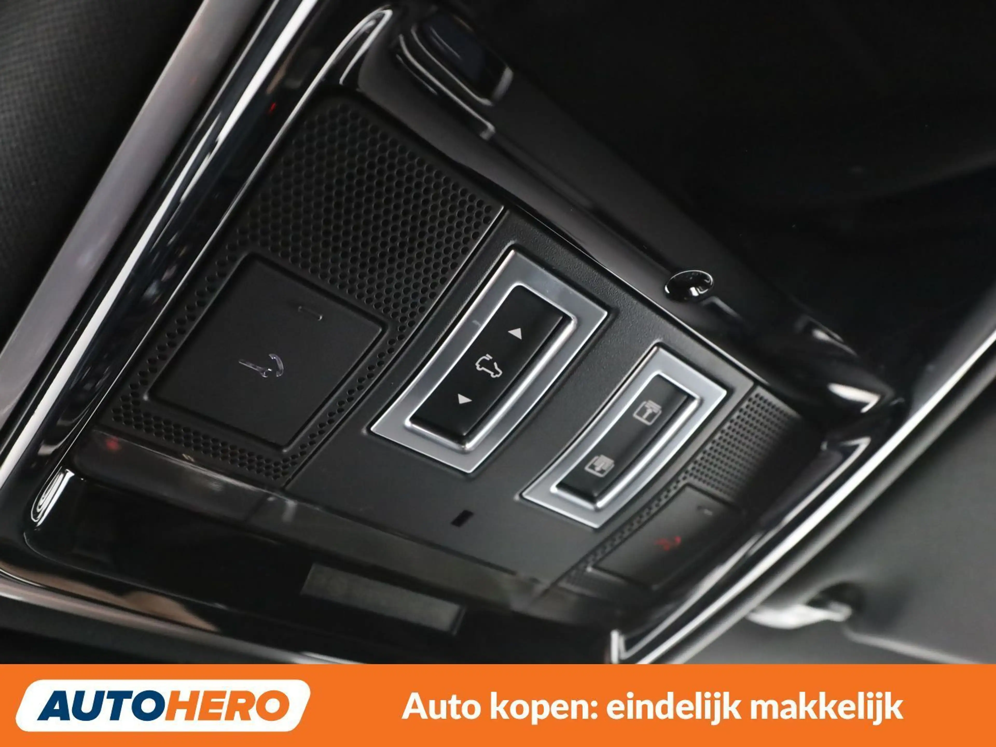 Land Rover Range Rover Velar P400e Plug-in Hybrid R-Dynamic — photo 31