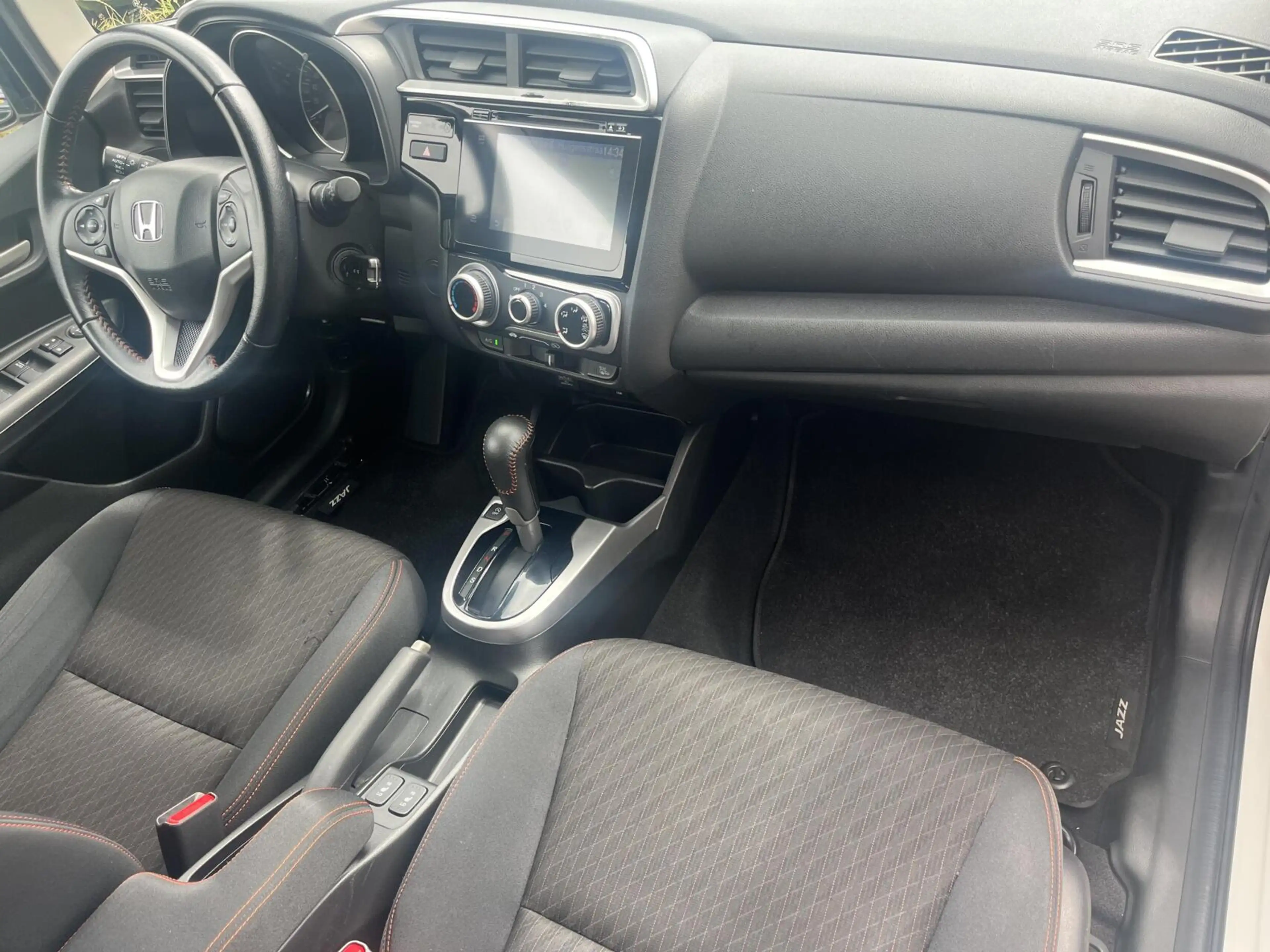 Honda Jazz 1.5 i-VTEC Dynamic 131PK TREKHAAK+1E EIG.+LED+PDC — photo 2