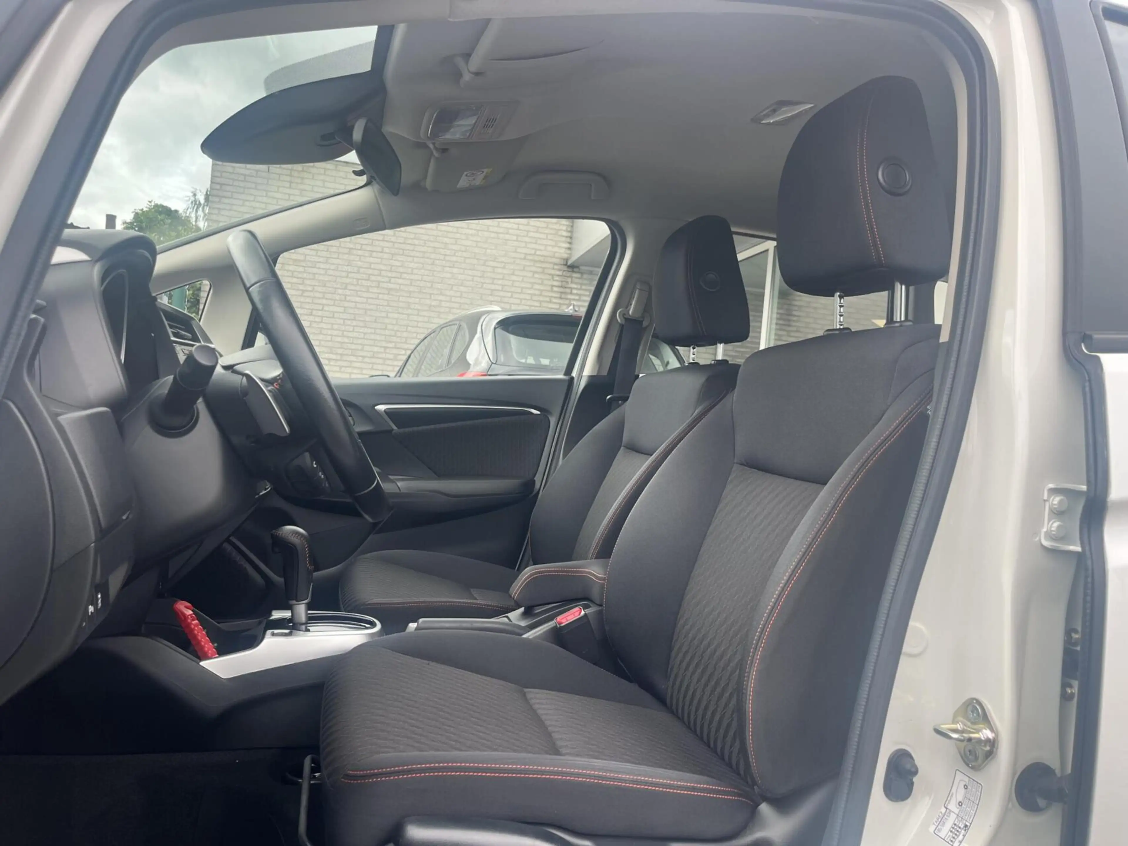 Honda Jazz 1.5 i-VTEC Dynamic 131PK TREKHAAK+1E EIG.+LED+PDC — photo 6