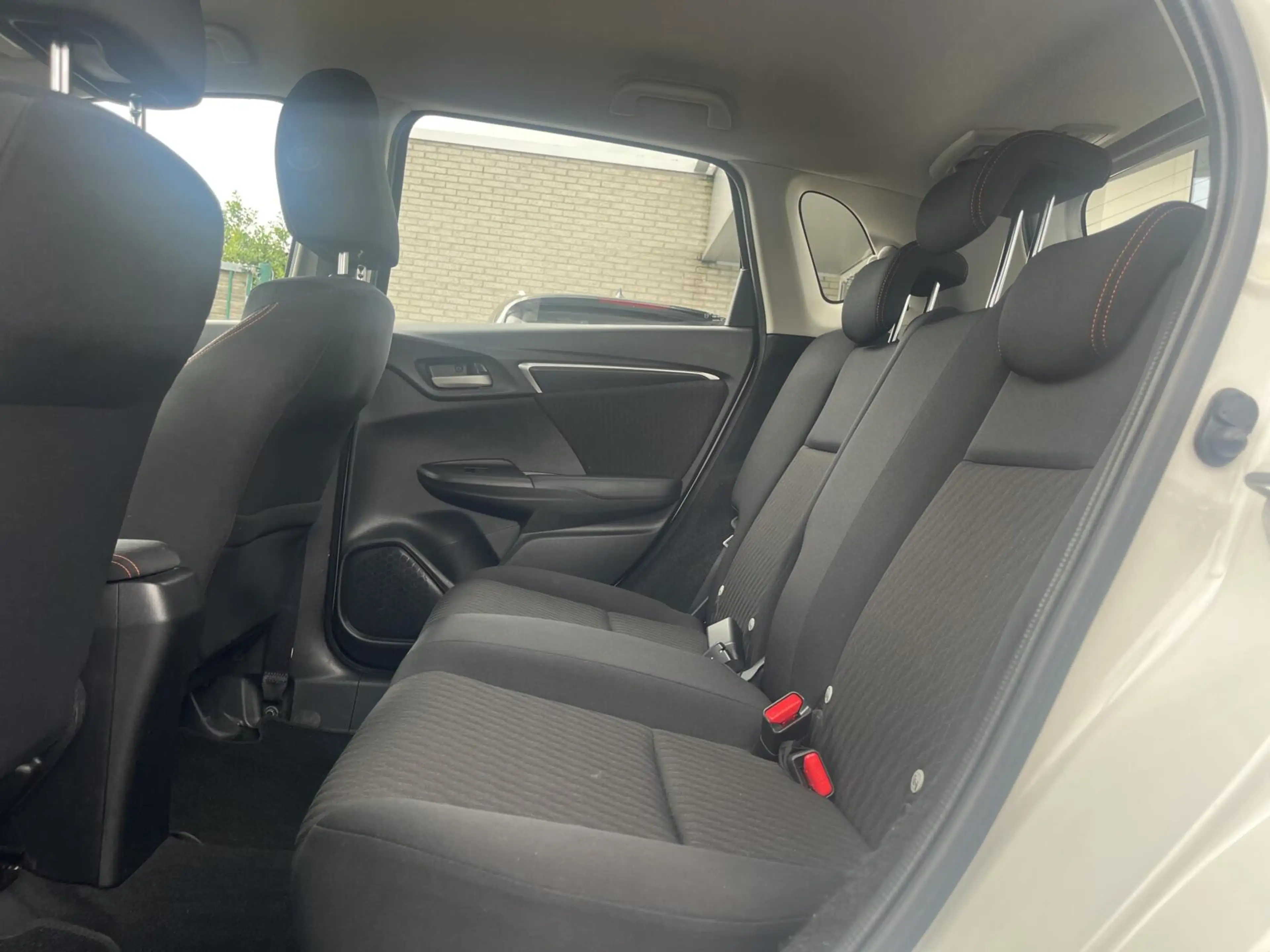 Honda Jazz 1.5 i-VTEC Dynamic 131PK TREKHAAK+1E EIG.+LED+PDC — photo 16