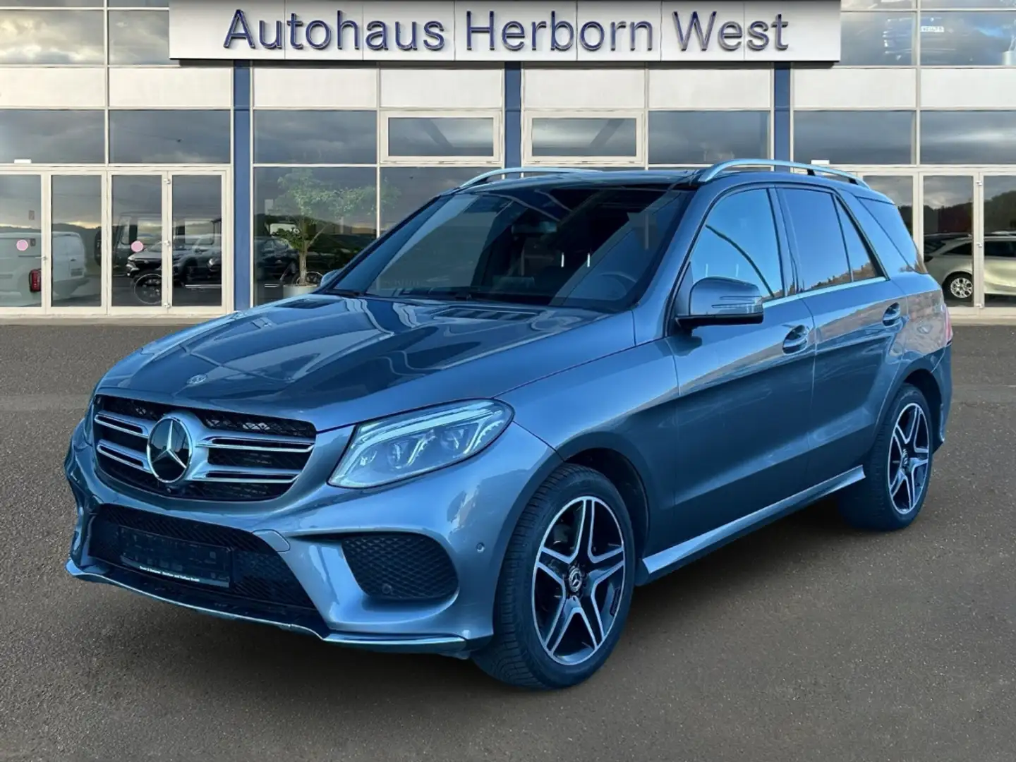 Mercedes-Benz GLE 350 d AMG Line 4Matic Airmatic AHK LED Panorama Grau - 1