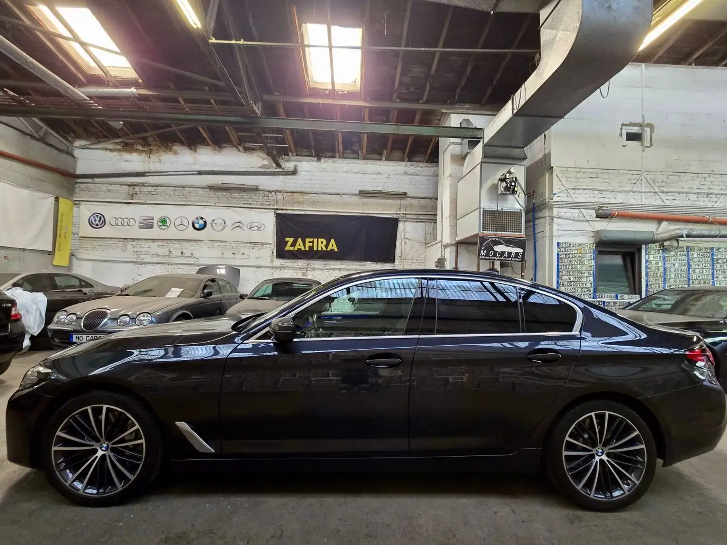 BMW 530 Baureihe 5 Lim. 530 d Luxury Line Grau - 2