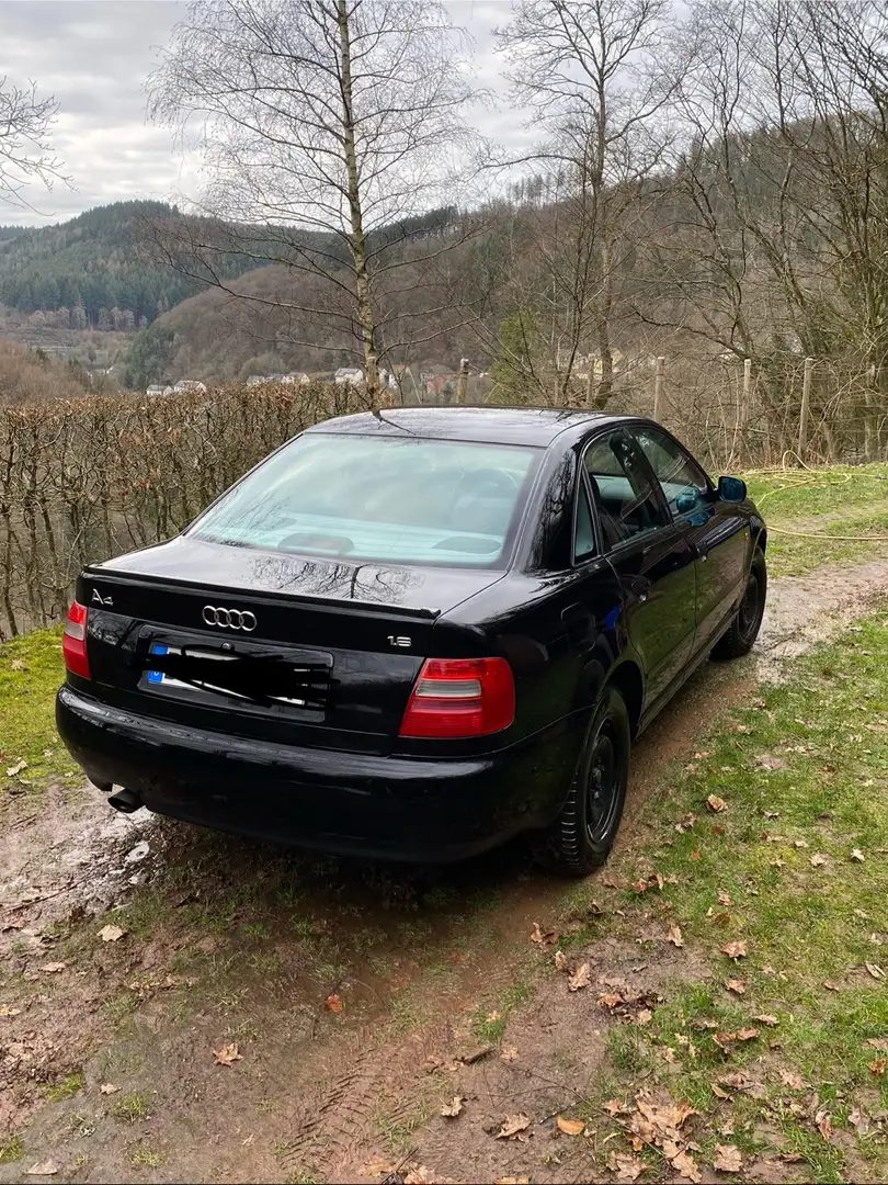Audi A4 1.6 Schwarz - 2