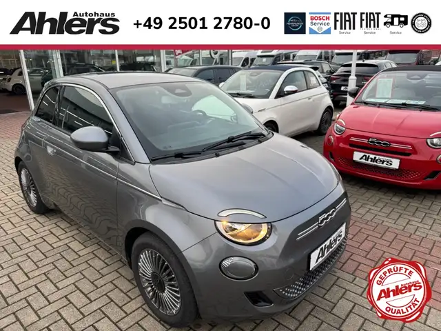 Fiat 500 +KAMERA+SITZHEIZUNG+CARPLAY+TOTWINKEL+PDC+KEYLESS+