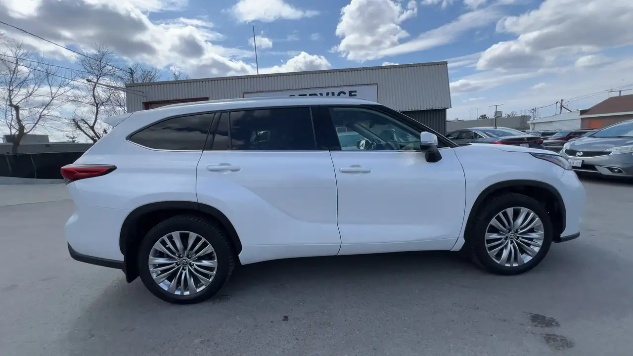 Toyota Highlander снимка Toyota Highlander