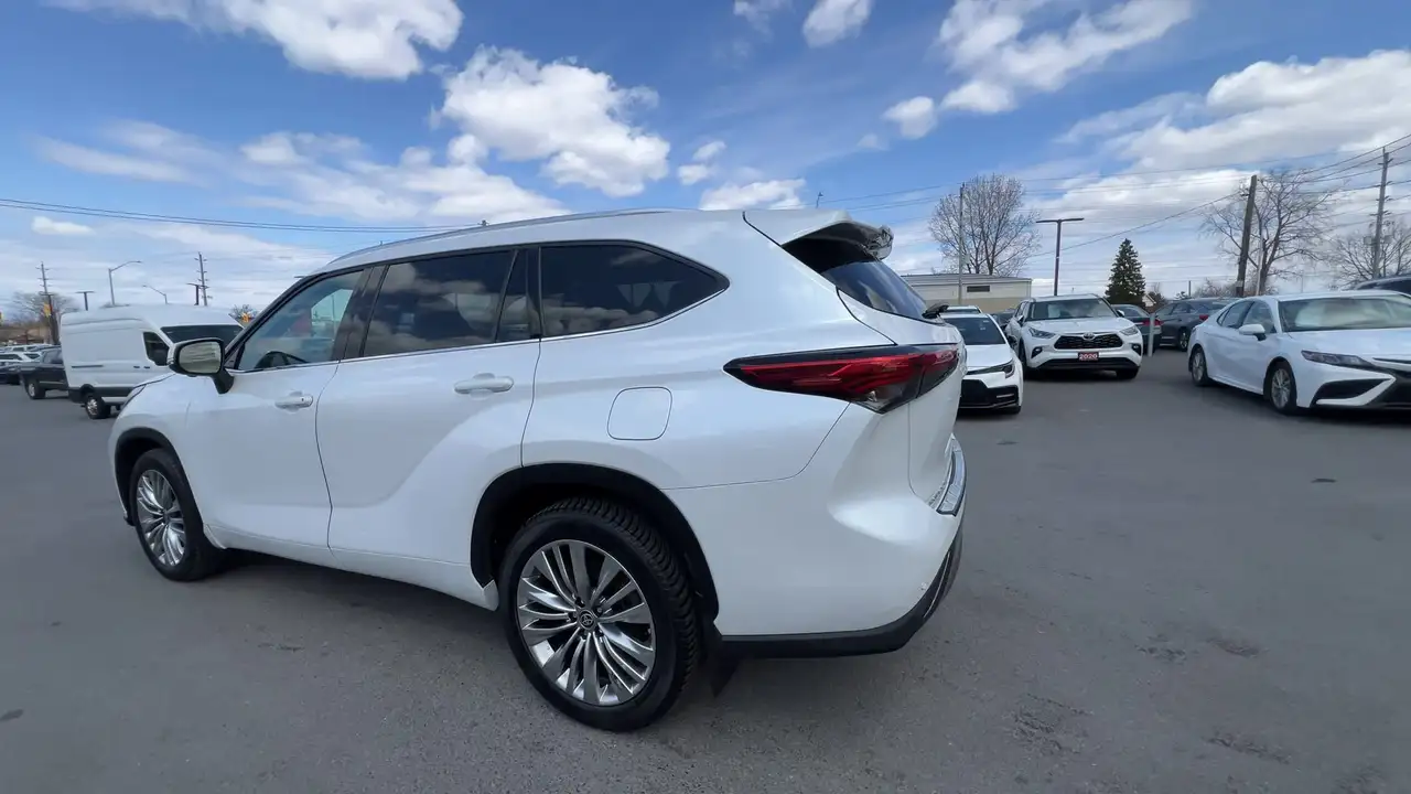 Toyota Highlander снимка Toyota Highlander