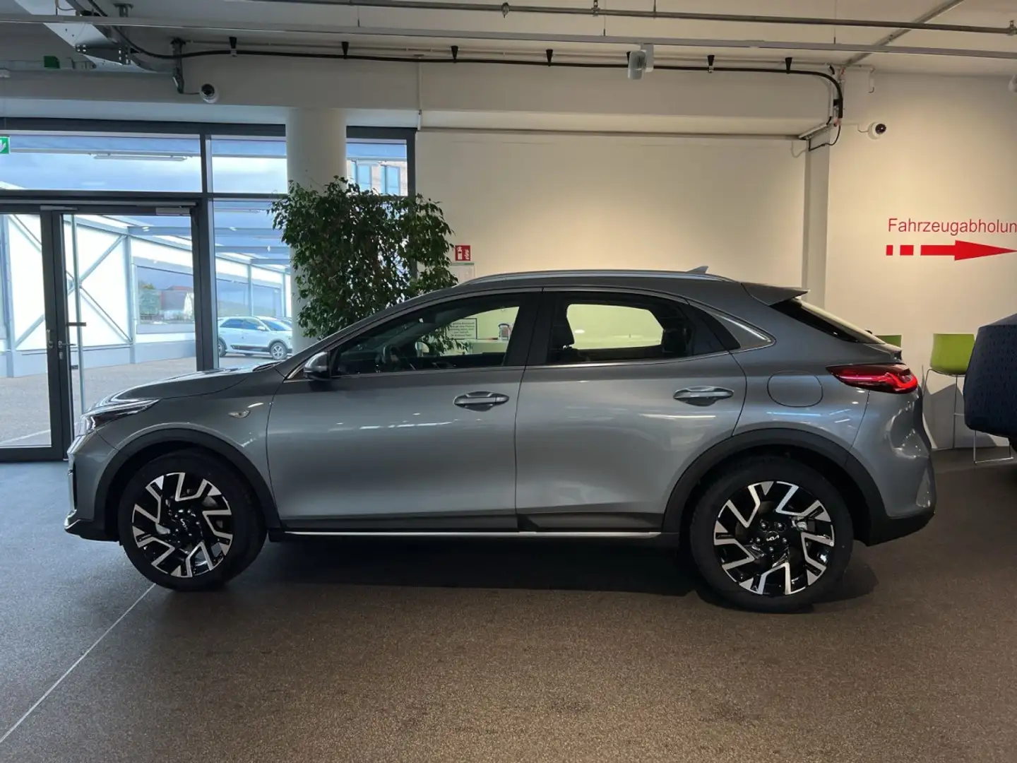 Kia XCeed Vision Klima Navi Rückfahrkamera Sitzheizung Silber - 2