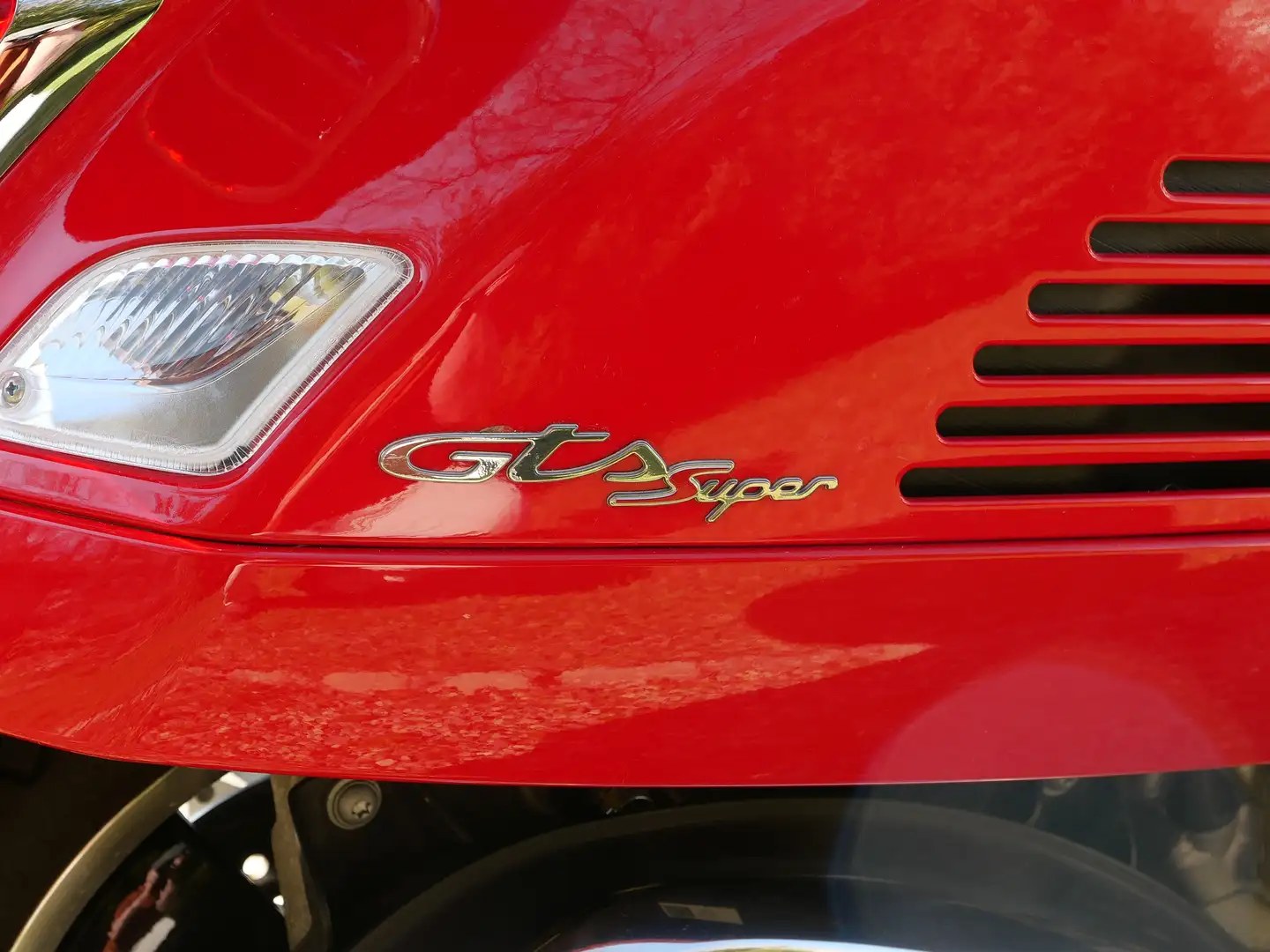 Piaggio GTS 300 Roşu - 2