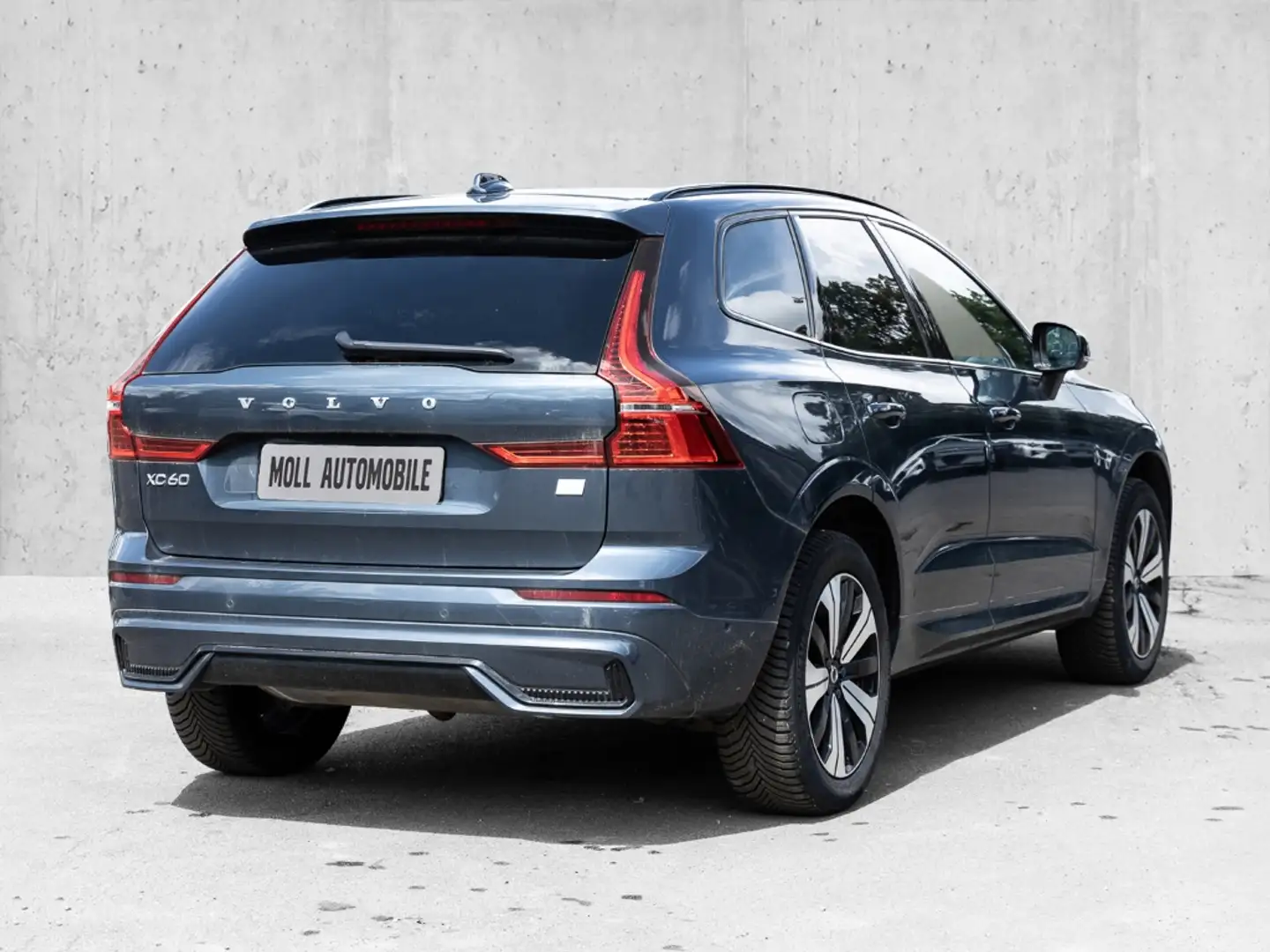 Volvo XC60 Plus Dark Recharge Plug-In Hybrid AWD T6 Twin Engi Blau - 2