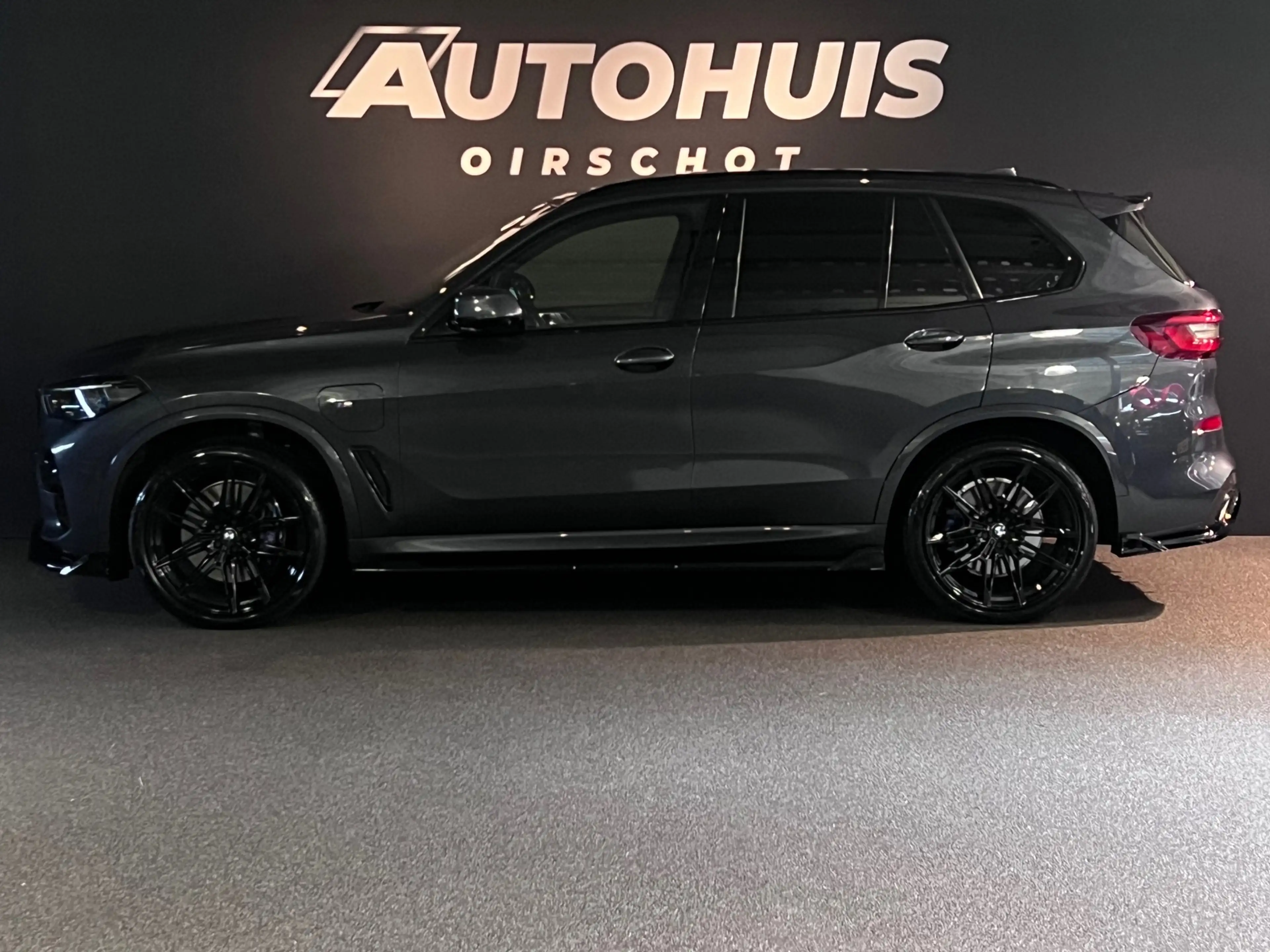 BMW X5 XDrive45e High Executive Edition M Pano/ Laser/ 22 — photo 5