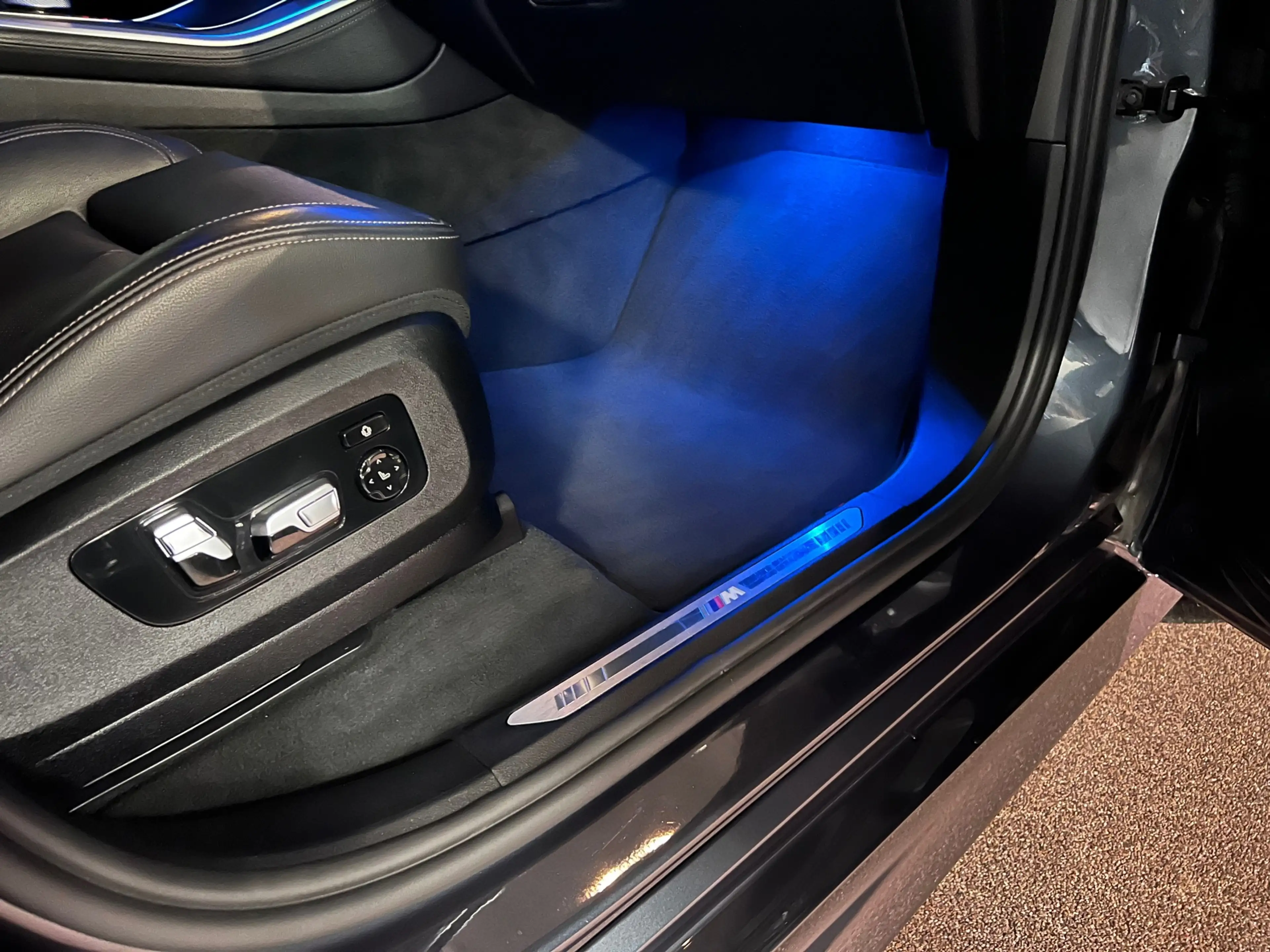 BMW X5 XDrive45e High Executive Edition M Pano/ Laser/ 22 — photo 23