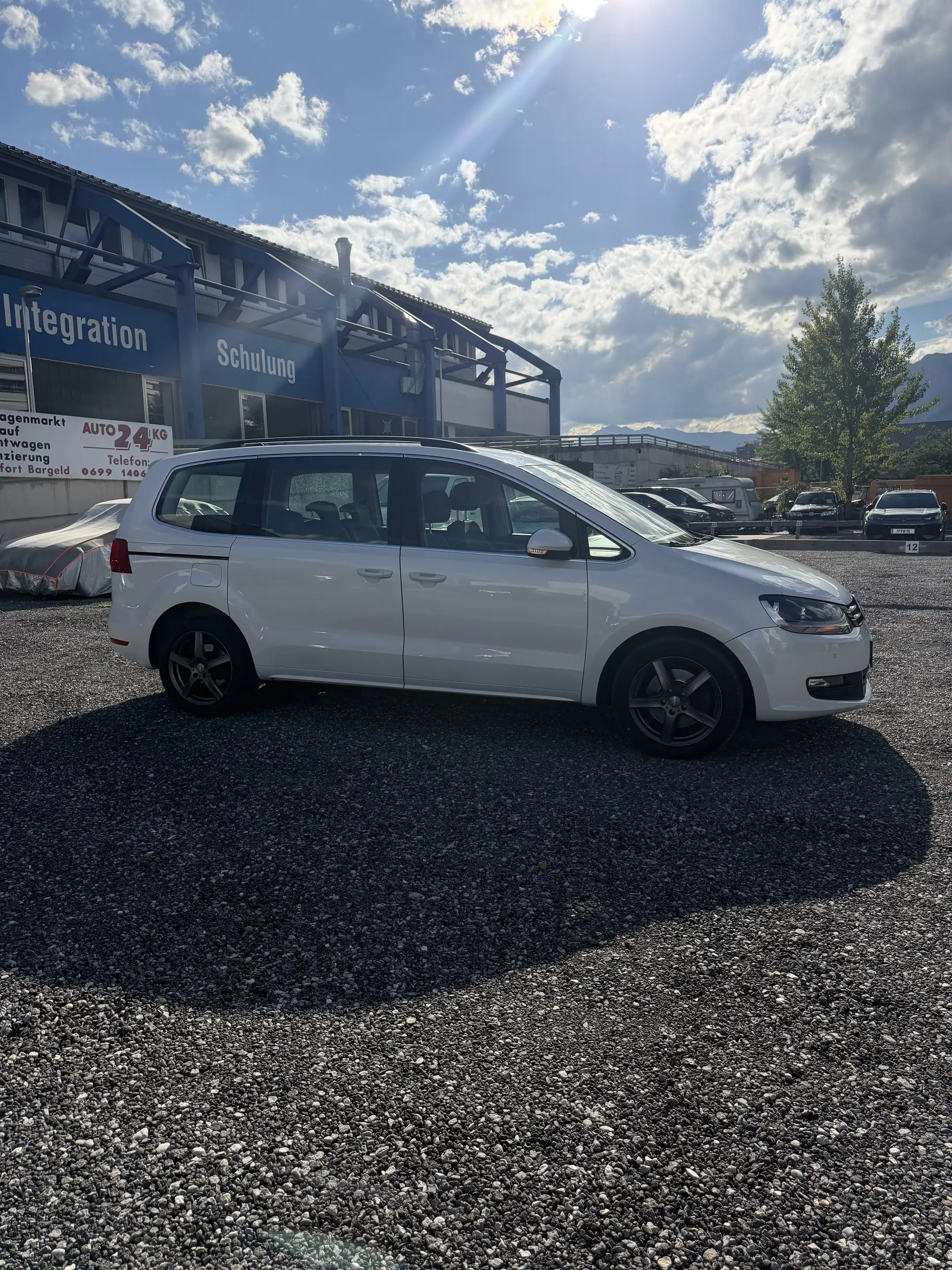 Volkswagen Sharan Comfortline BMT 2,0 TDI DSG — photo 3
