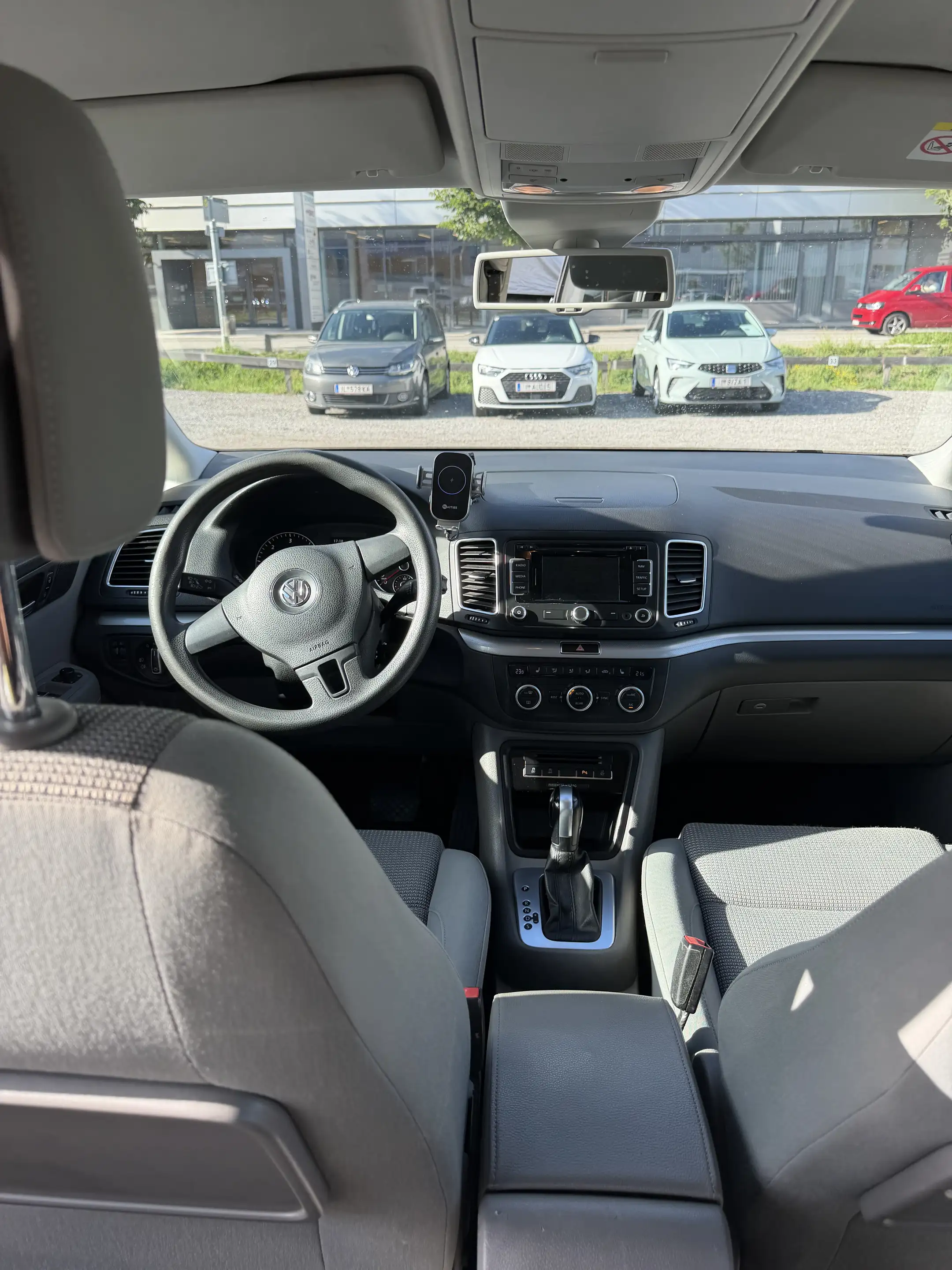 Volkswagen Sharan Comfortline BMT 2,0 TDI DSG — photo 9