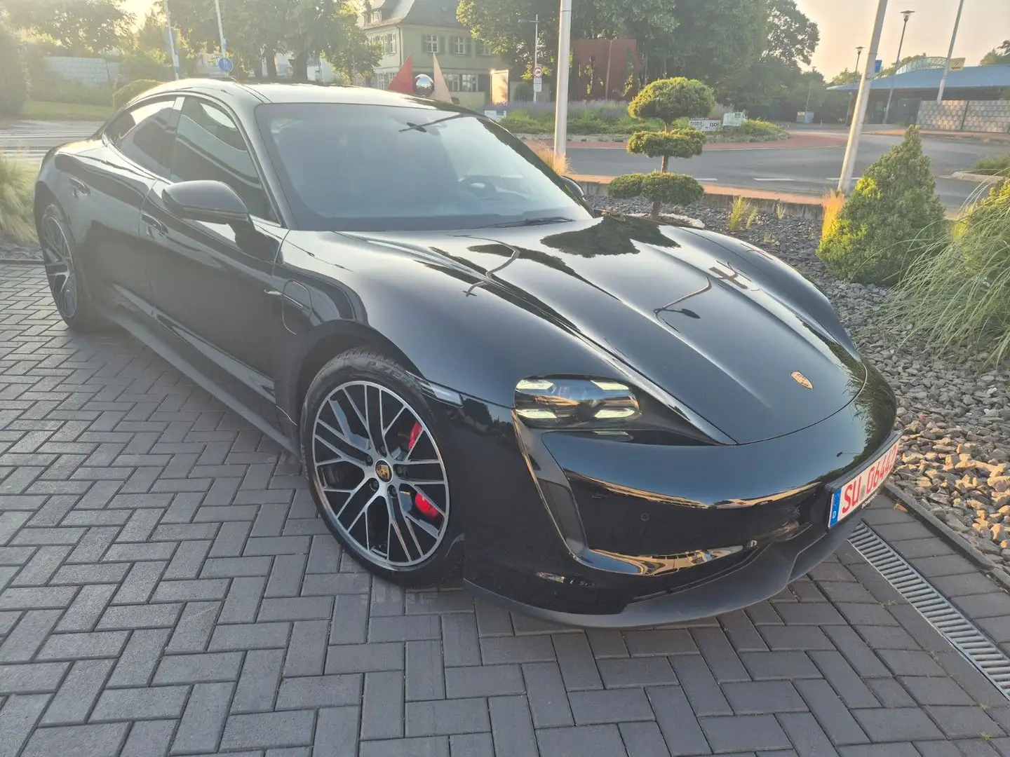 Porsche Taycan 4 S Burmester Sport Chrono 20" Schwarz - 1