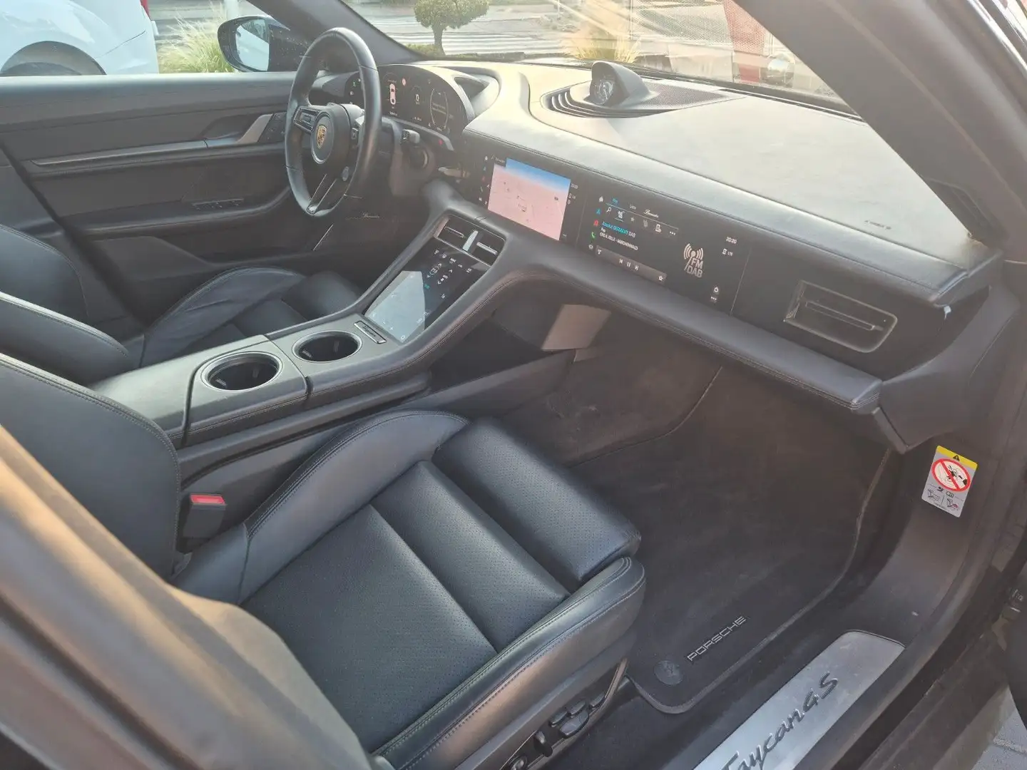 Porsche Taycan 4 S Burmester Sport Chrono 20" Schwarz - 2