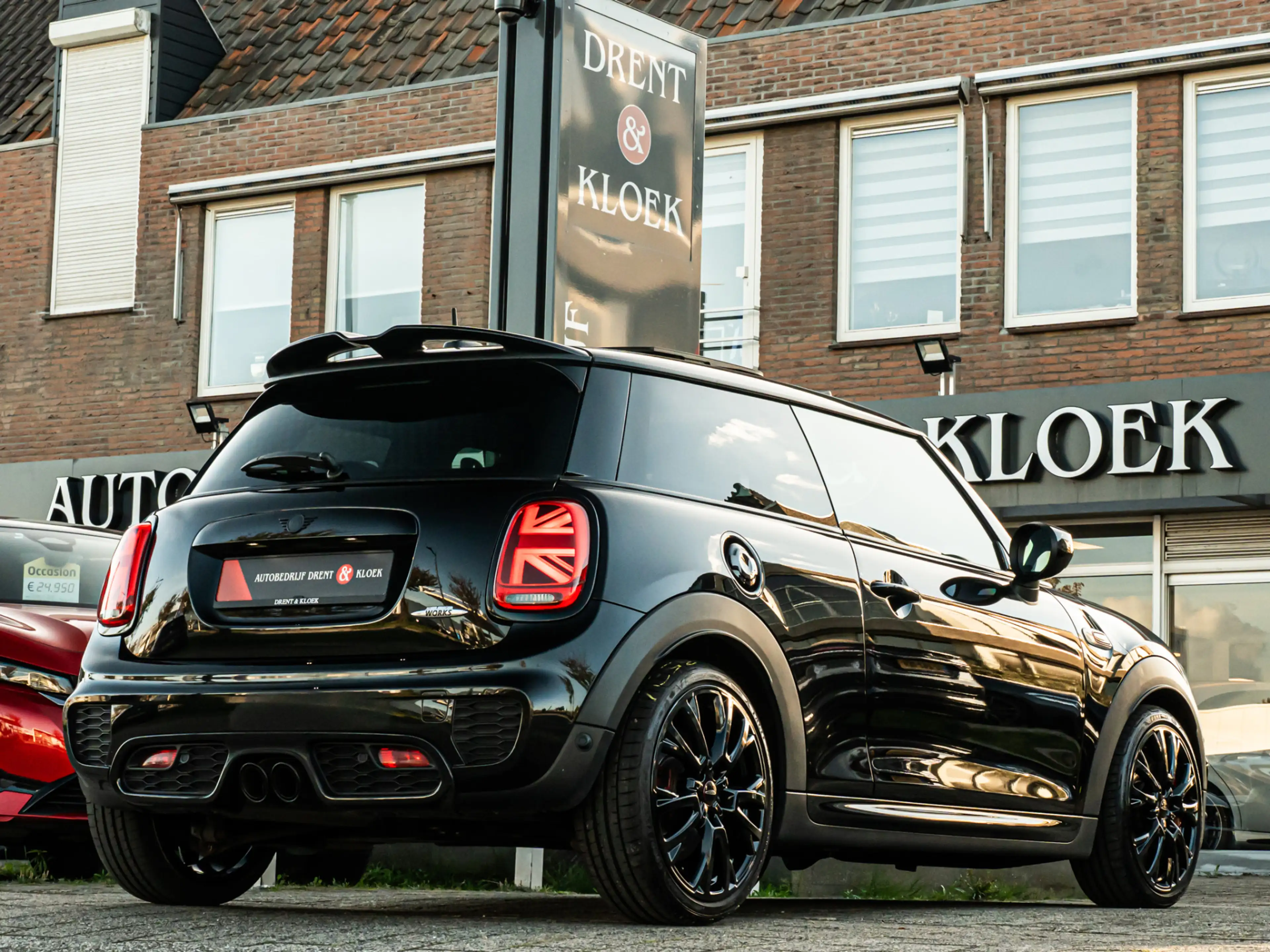 MINI John Cooper Works 3-Deurs 2.0 Chili ORG NL PANO JCW STOELEN 18 INCH — photo 3