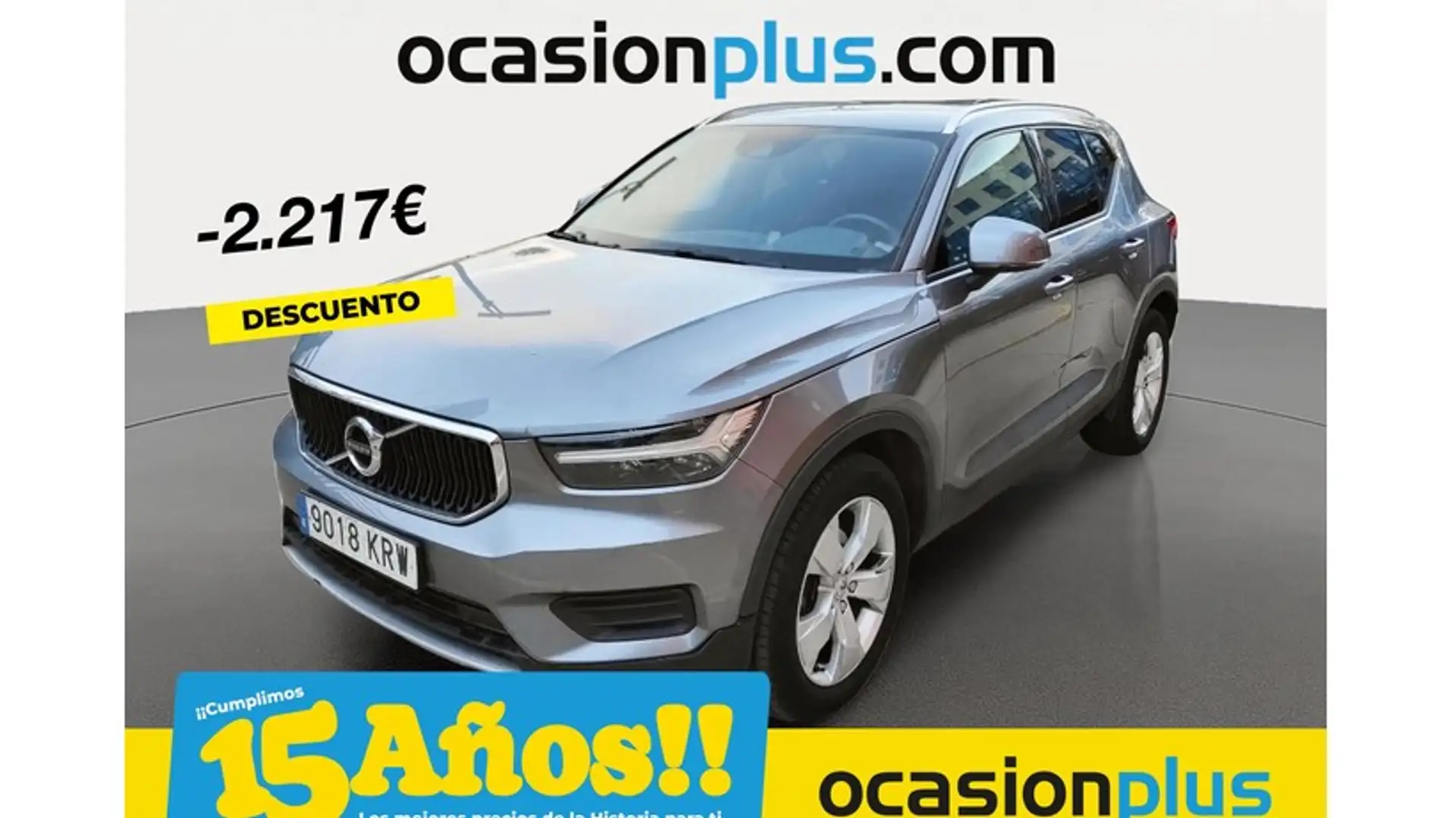 Volvo XC40 D3 Momentum Aut. Gris - 1