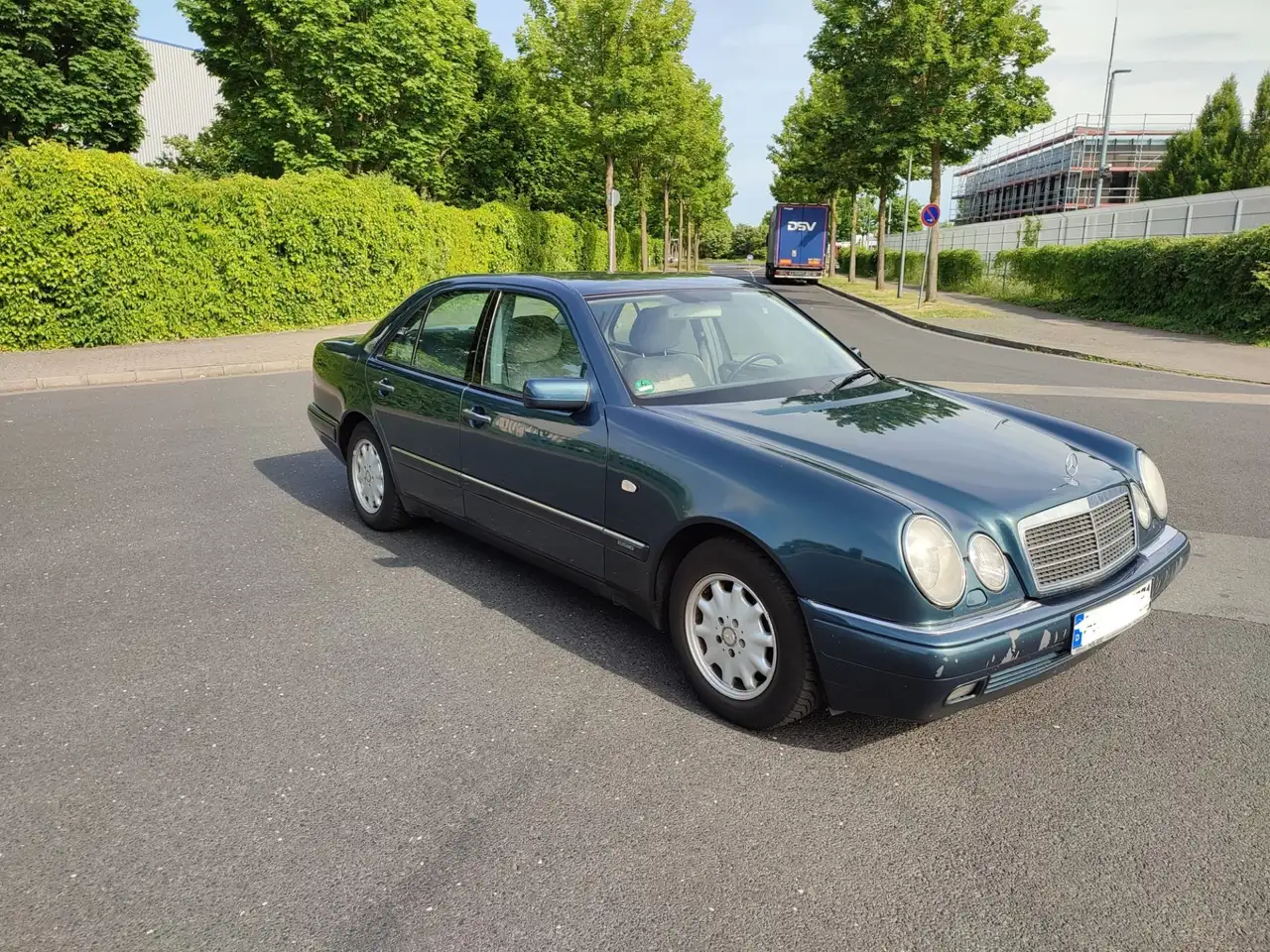 Mercedes-Benz E 240 E-Klasse Elegance sehr guter Zustand, foto 1