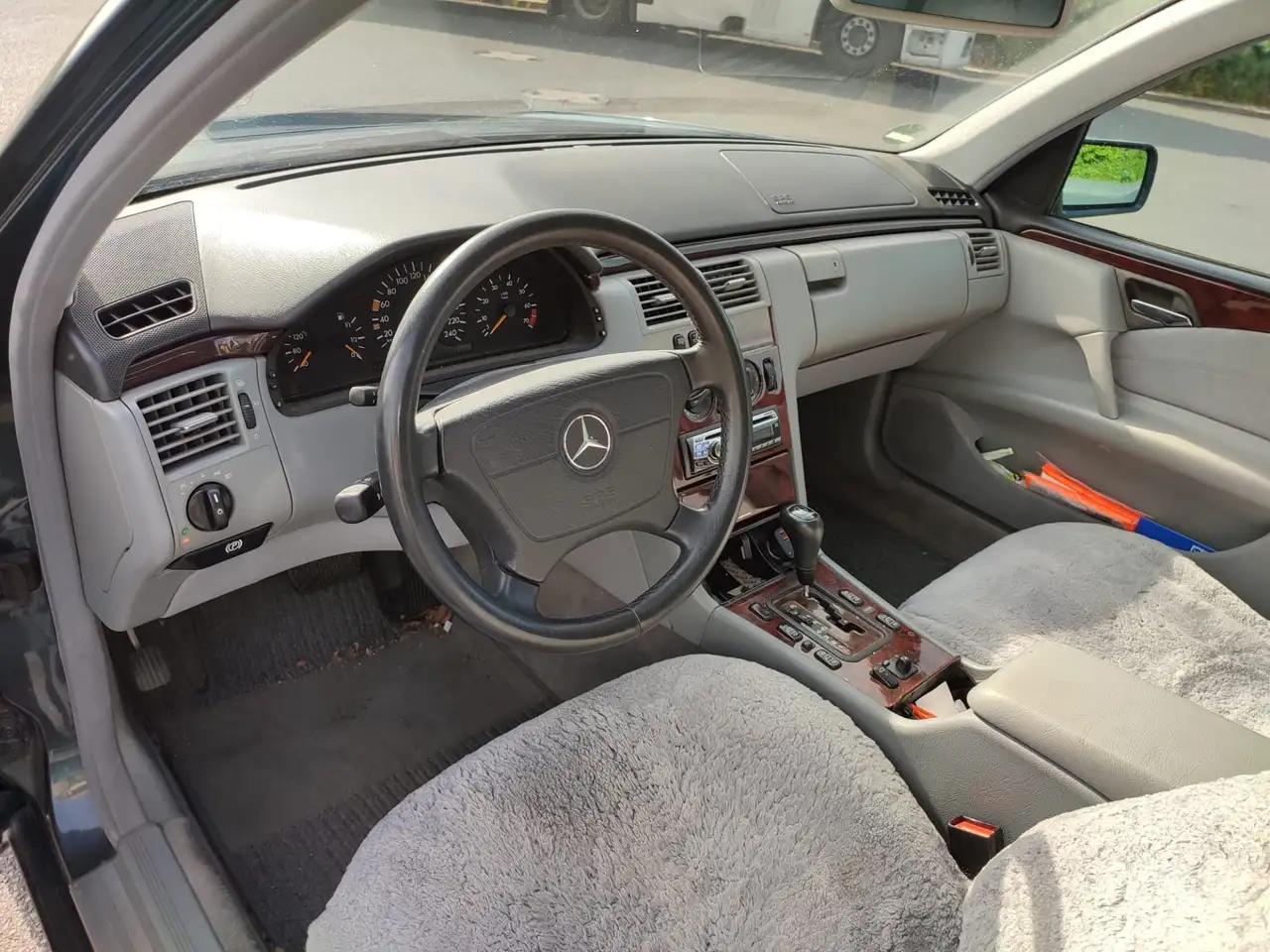 Mercedes-Benz E 240 E-Klasse Elegance sehr guter Zustand, foto 7