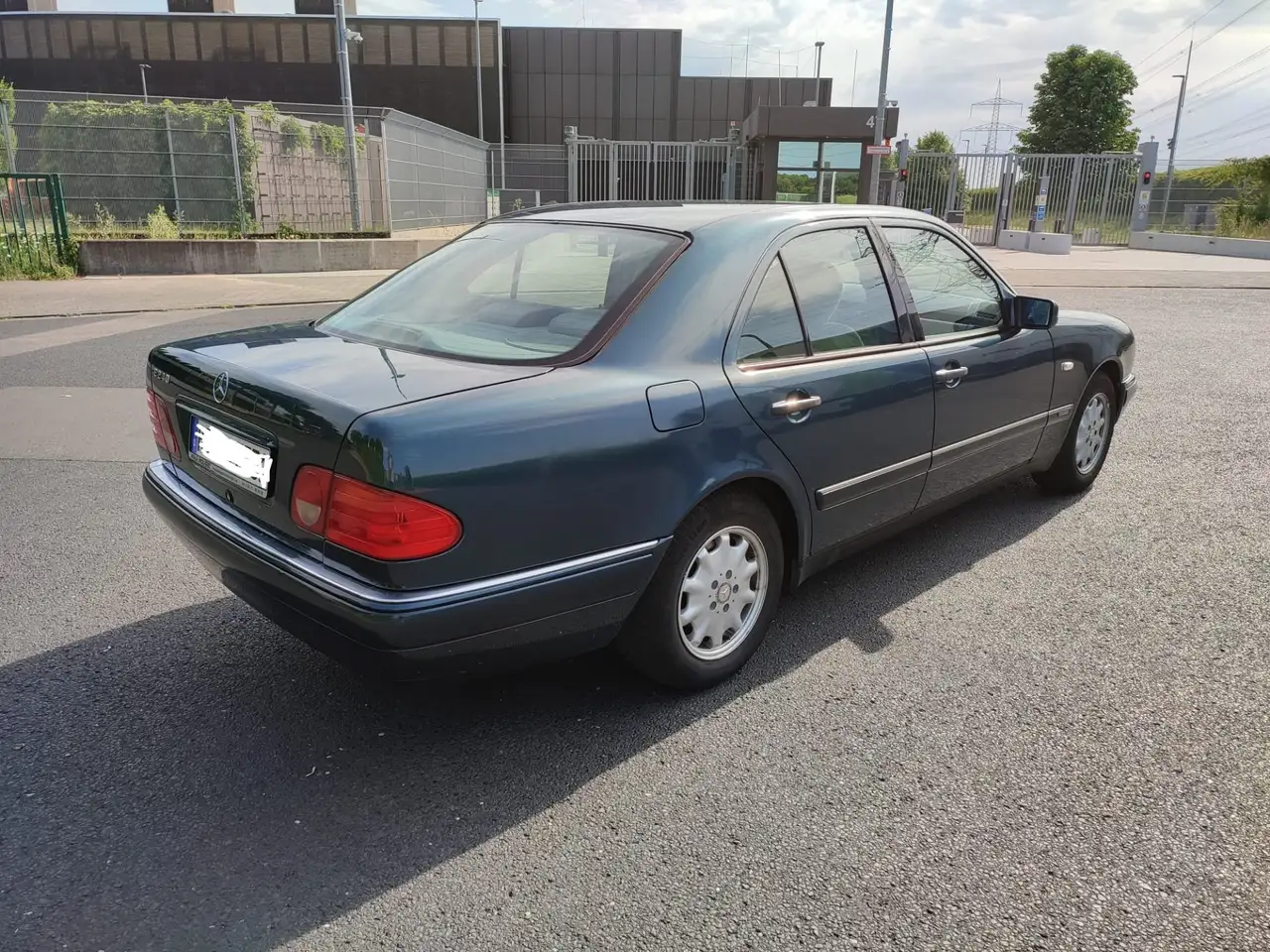 Mercedes-Benz E 240 E-Klasse Elegance sehr guter Zustand, foto 3