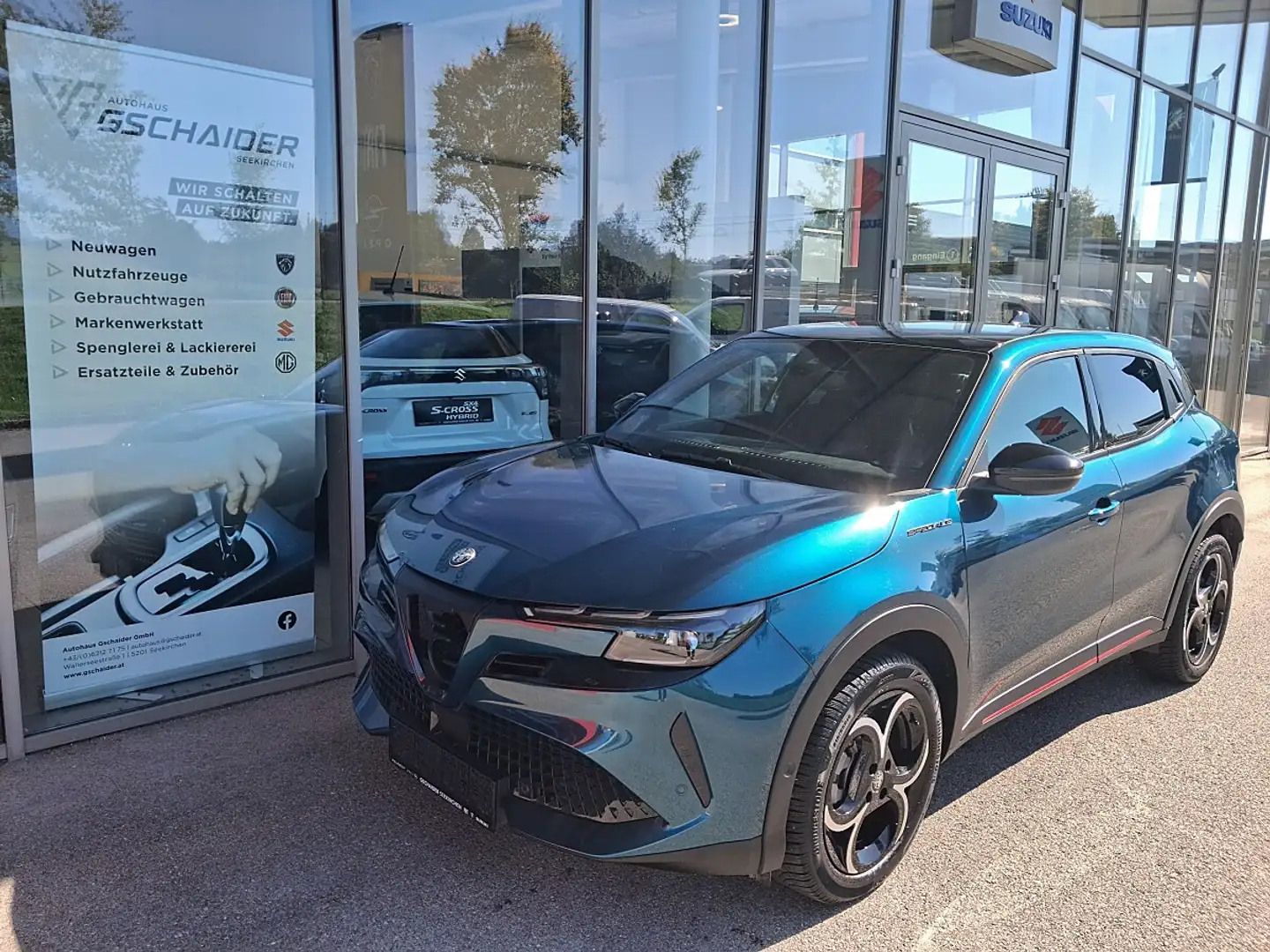 Alfa Romeo Junior Ibrida Speciale 1.2 MHEV e-DCT6 Blau - 1