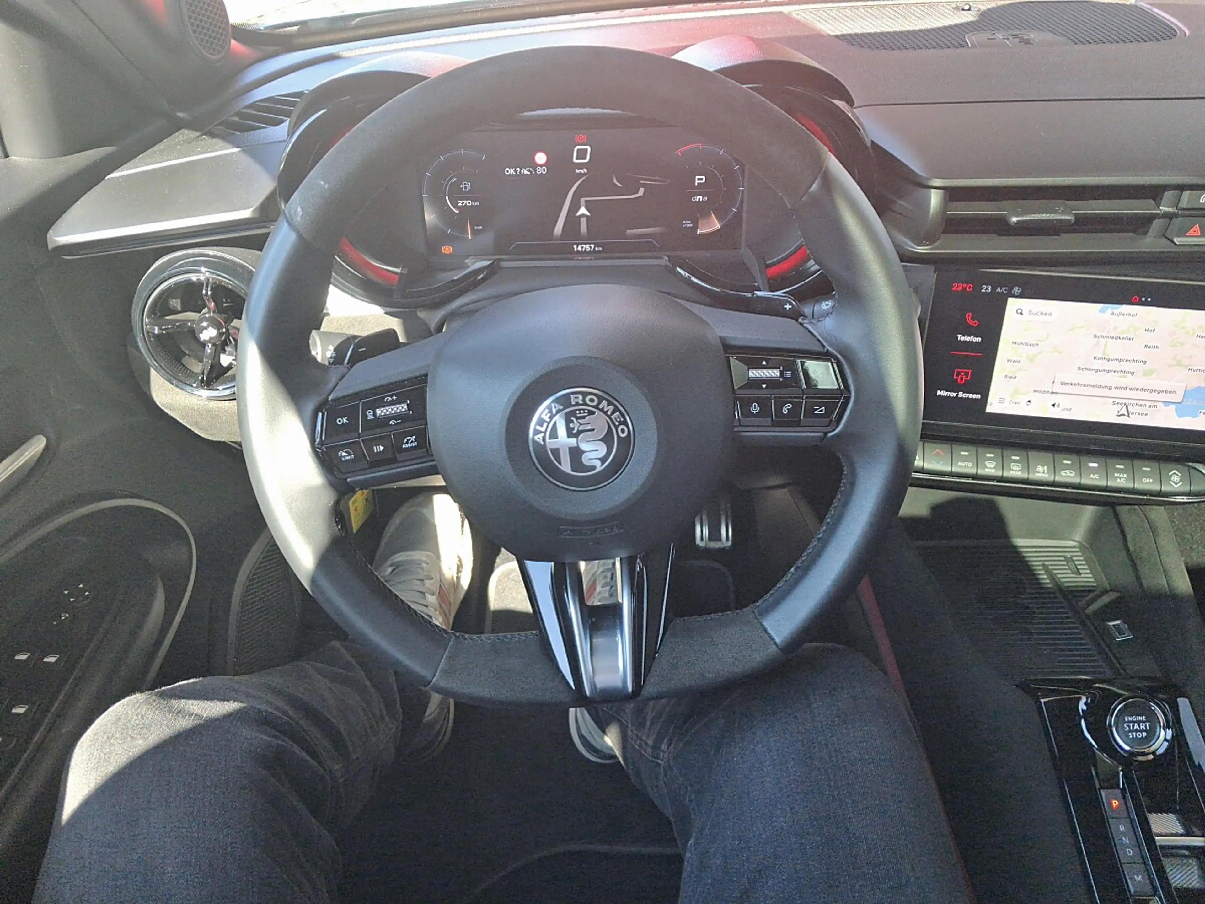 Alfa Romeo Junior Ibrida Speciale 1.2 MHEV e-DCT6 — photo 12