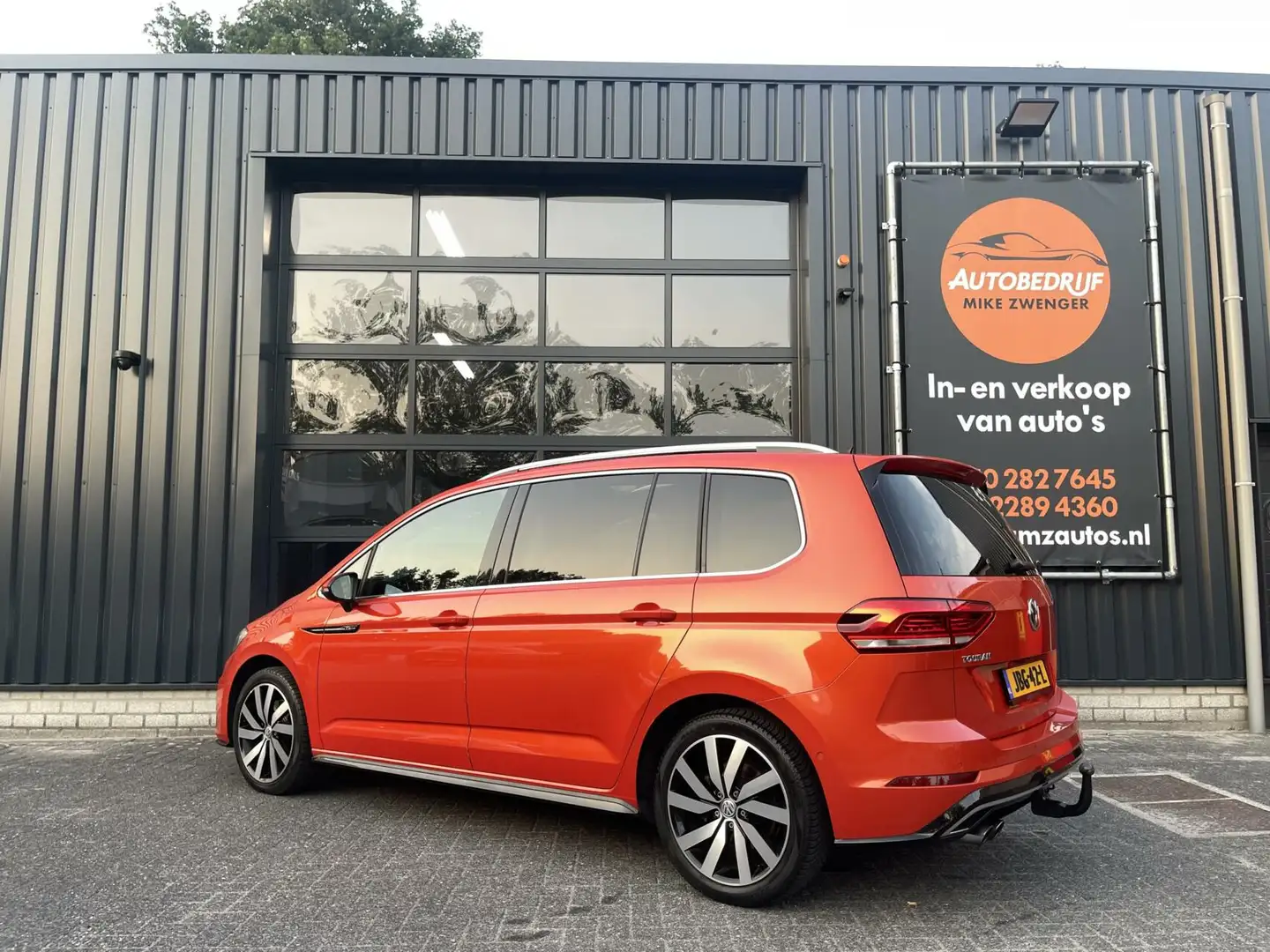 Volkswagen Touran 1.8 TSI 2X R-Line 7-Persoons AUT. PANORAMADAK|CARP Orange - 2