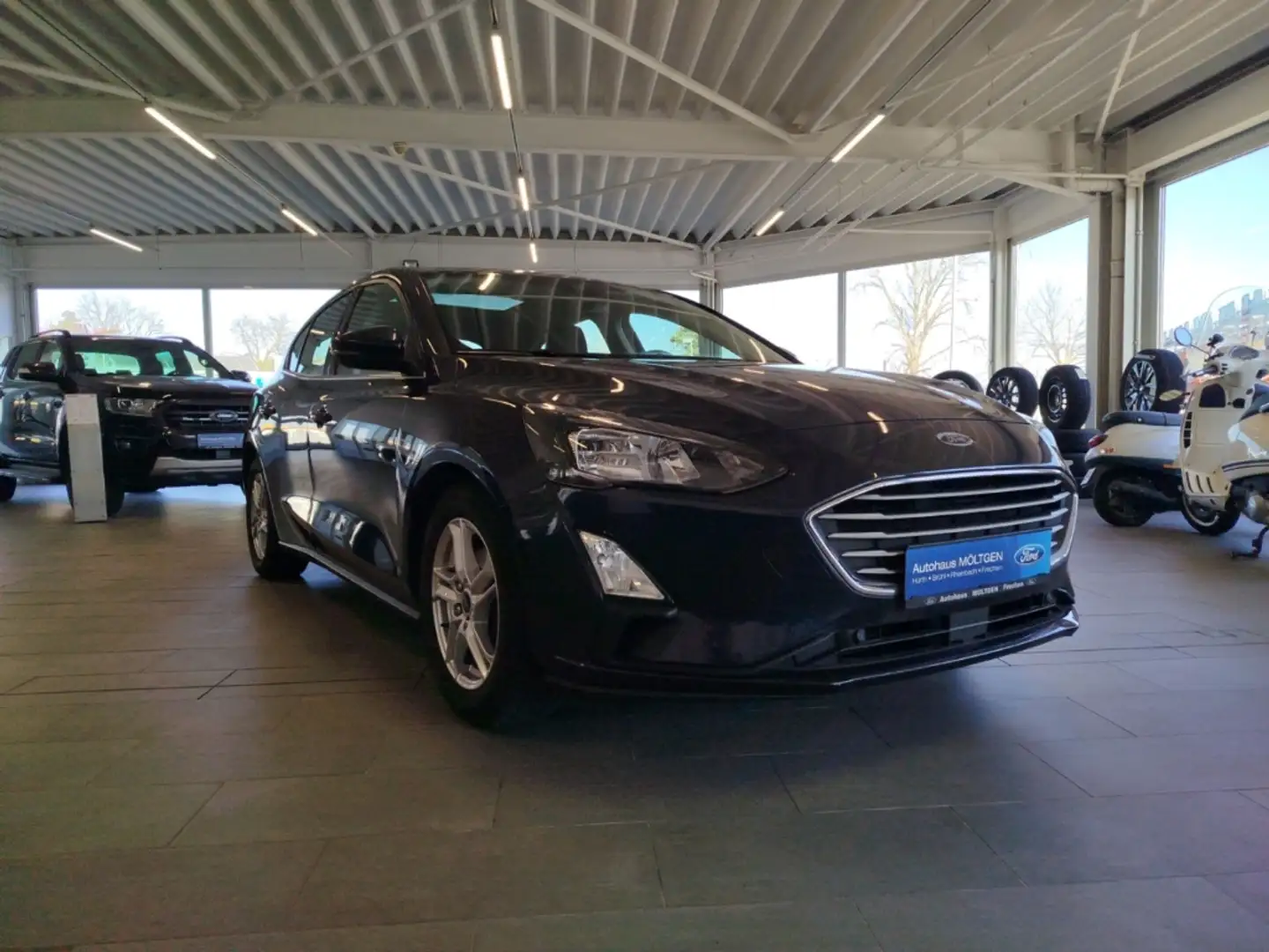 Ford Focus Cool & Connect 1.0 EcoBoost Mild-Hybrid *Navi*SHZ* Bleu - 2