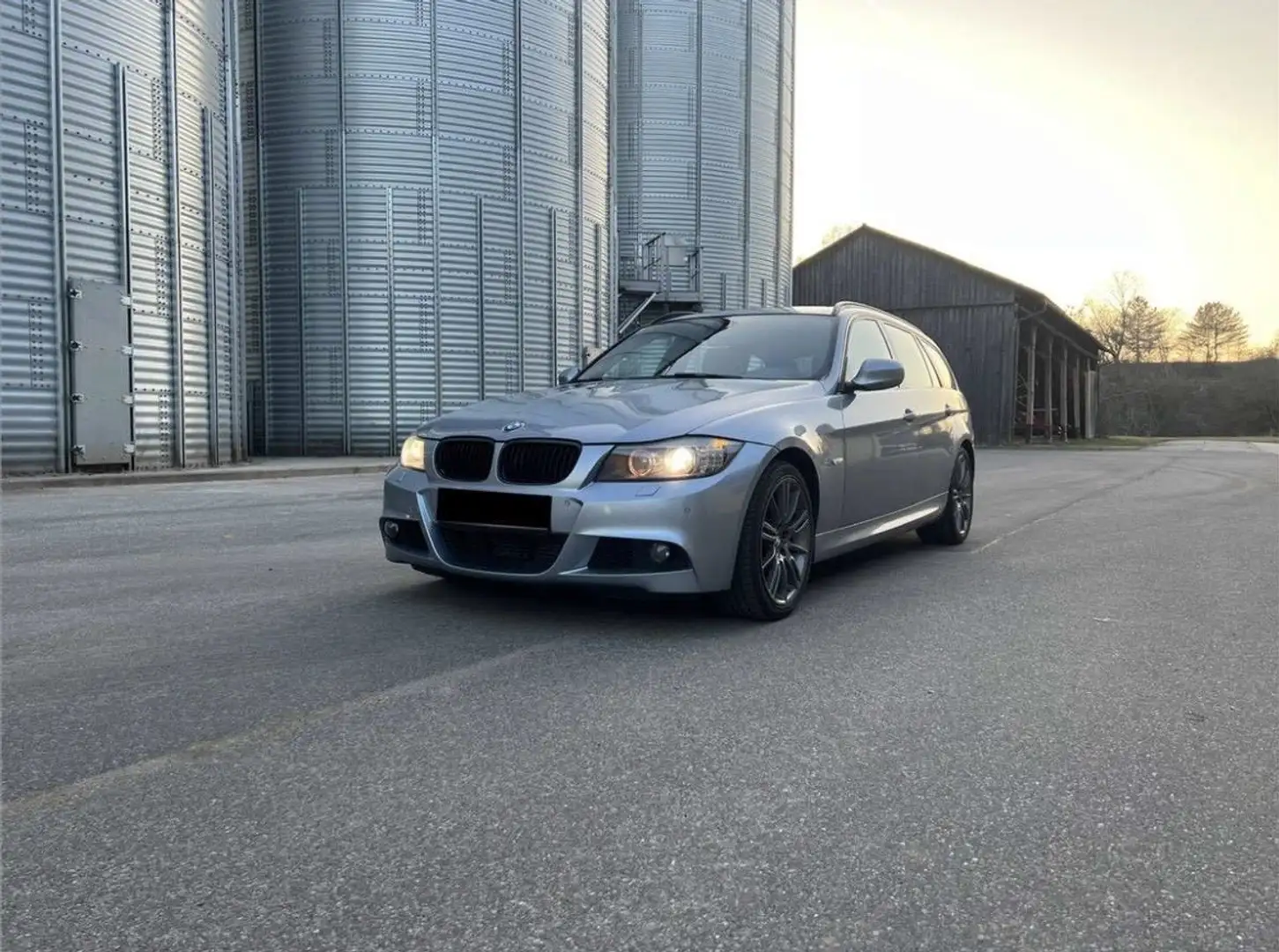 BMW 330 330d xDrive Pickerl & Service Neu Blau - 1