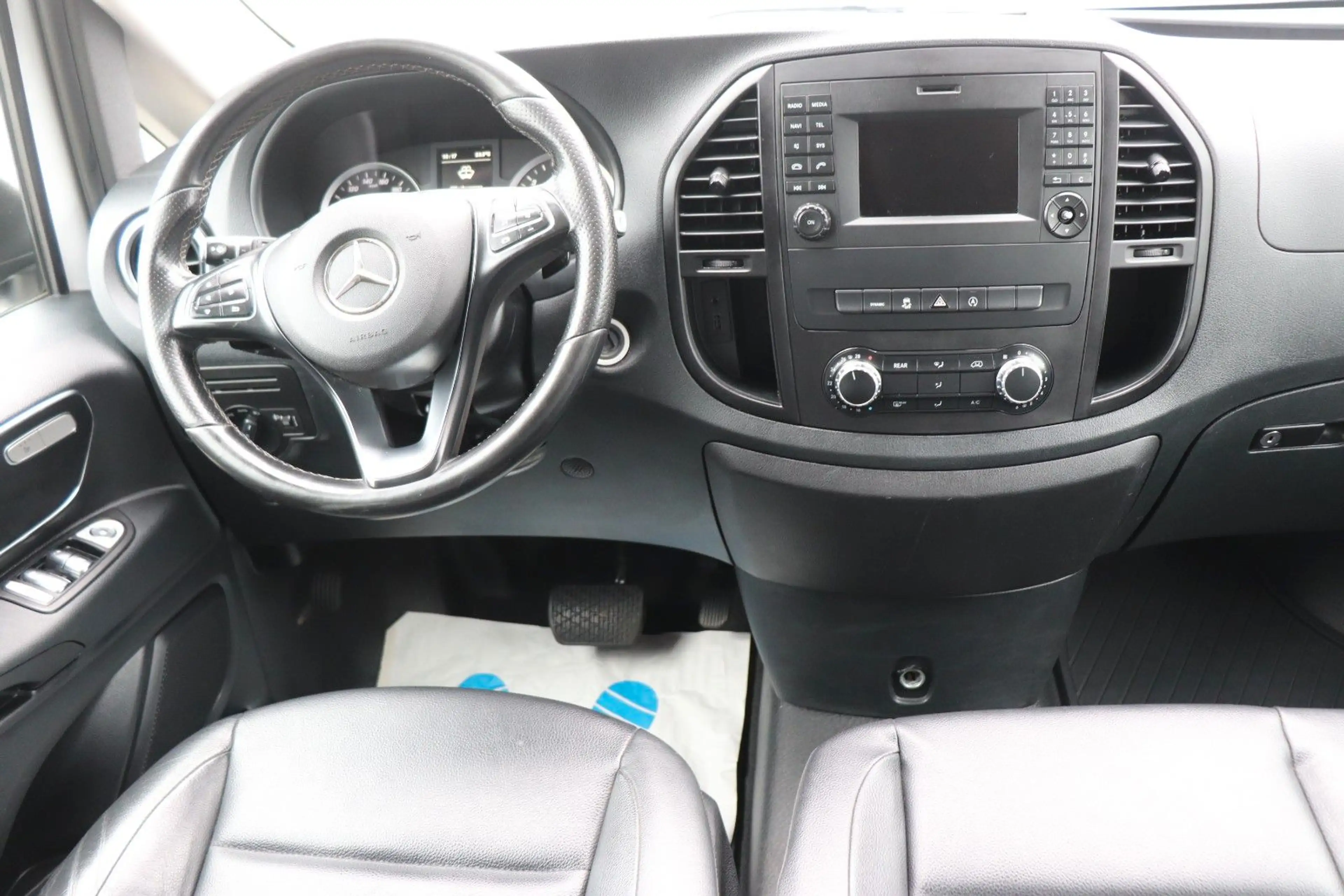 Mercedes-Benz Vito Tourer 114 CDI RWD lang Pro — photo 13