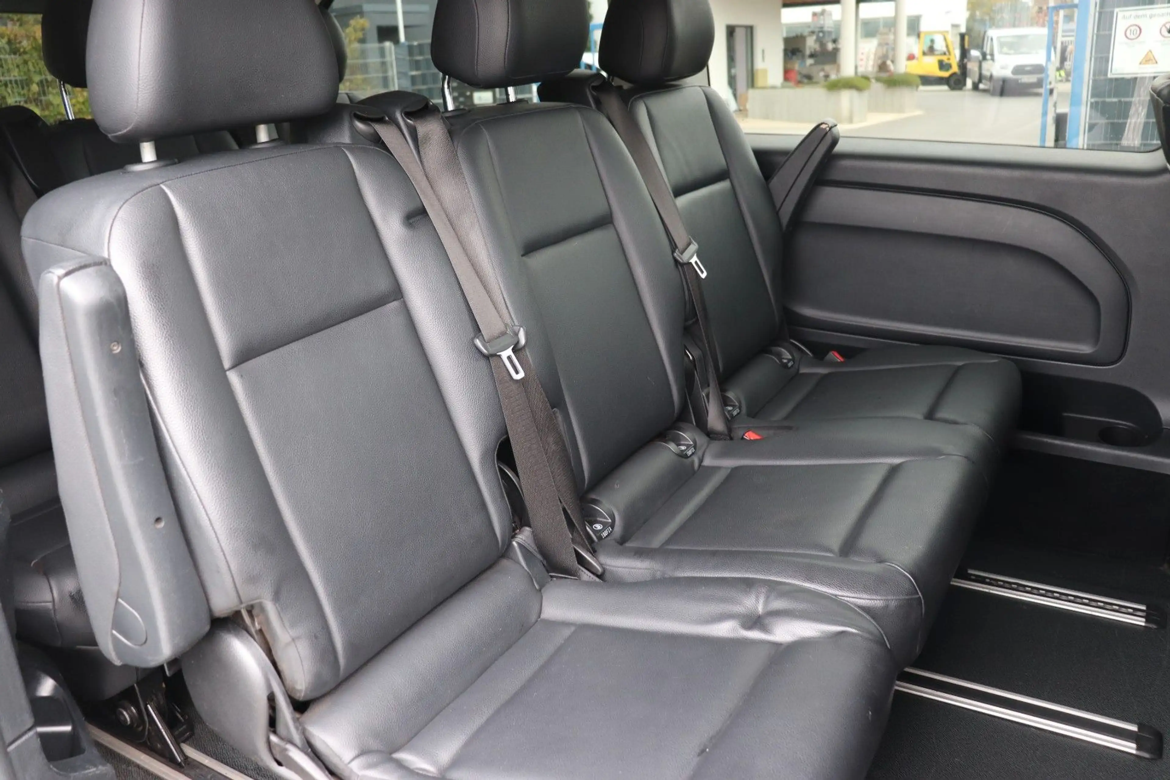 Mercedes-Benz Vito Tourer 114 CDI RWD lang Pro — photo 12
