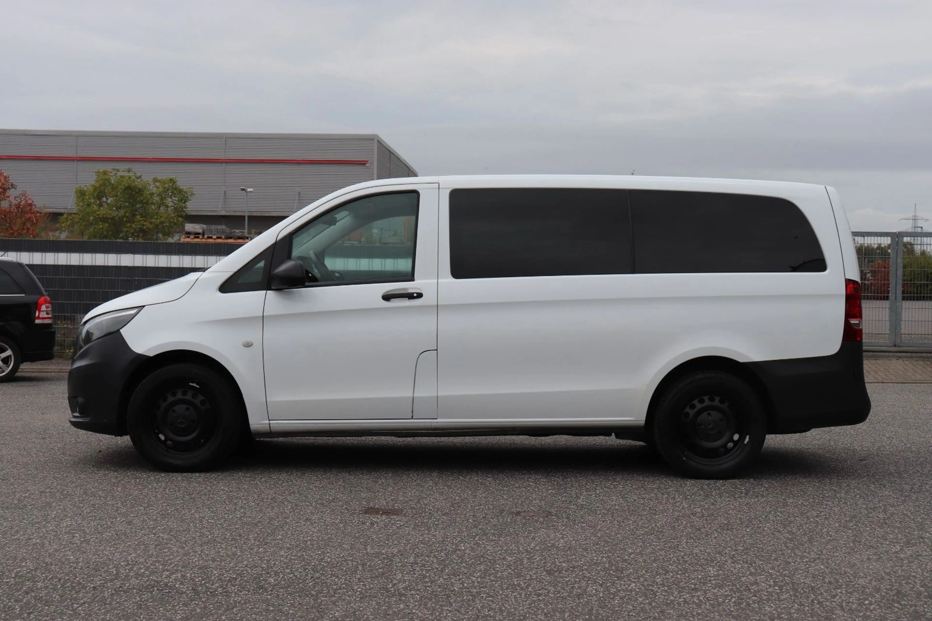 Mercedes-Benz Vito Tourer 114 CDI RWD lang Pro — photo 2