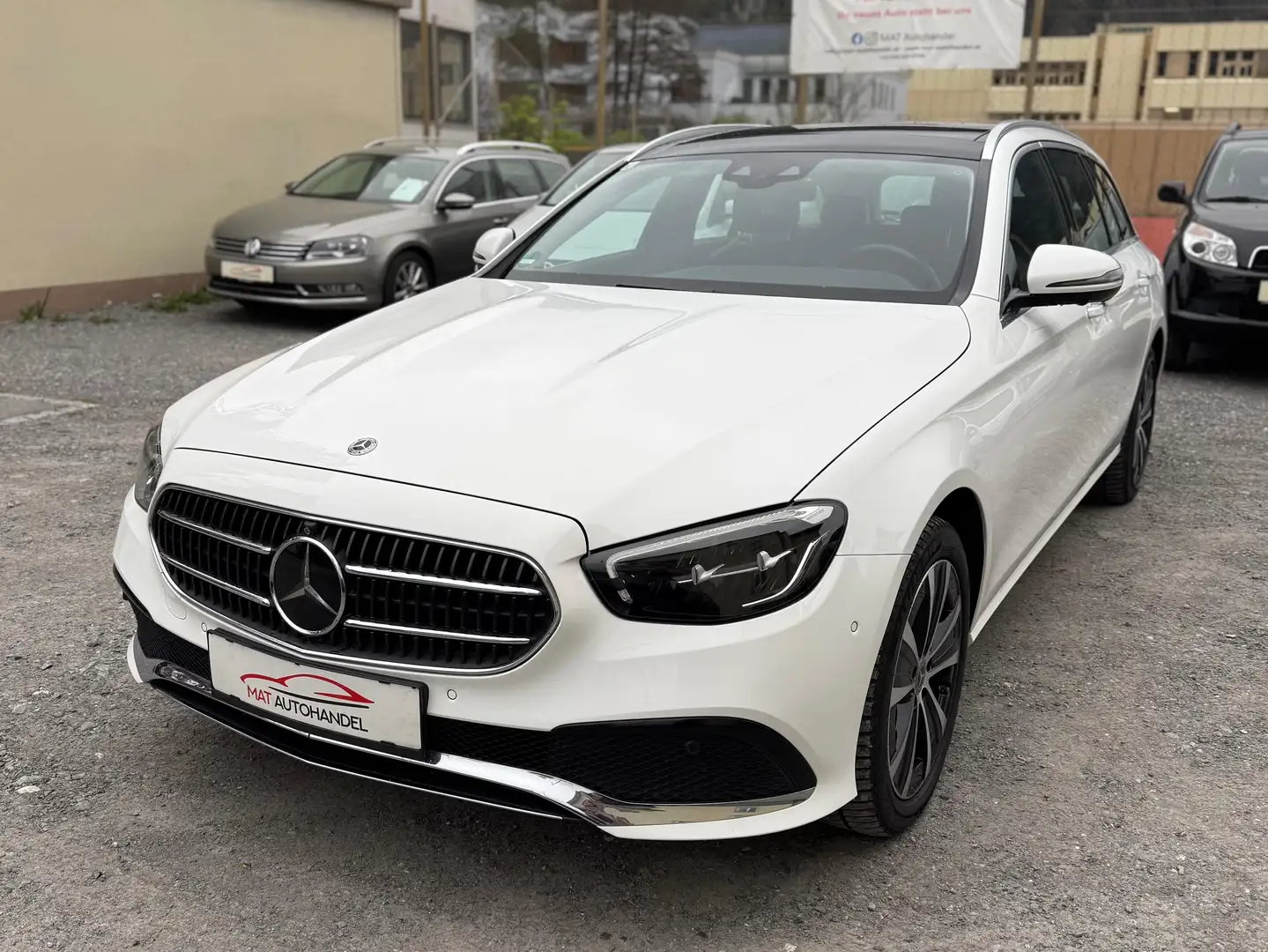 Mercedes-Benz E 300 de PHEV T 4Matic Aut. ACC, LED, Spurhalte, Pano Weiß - 1
