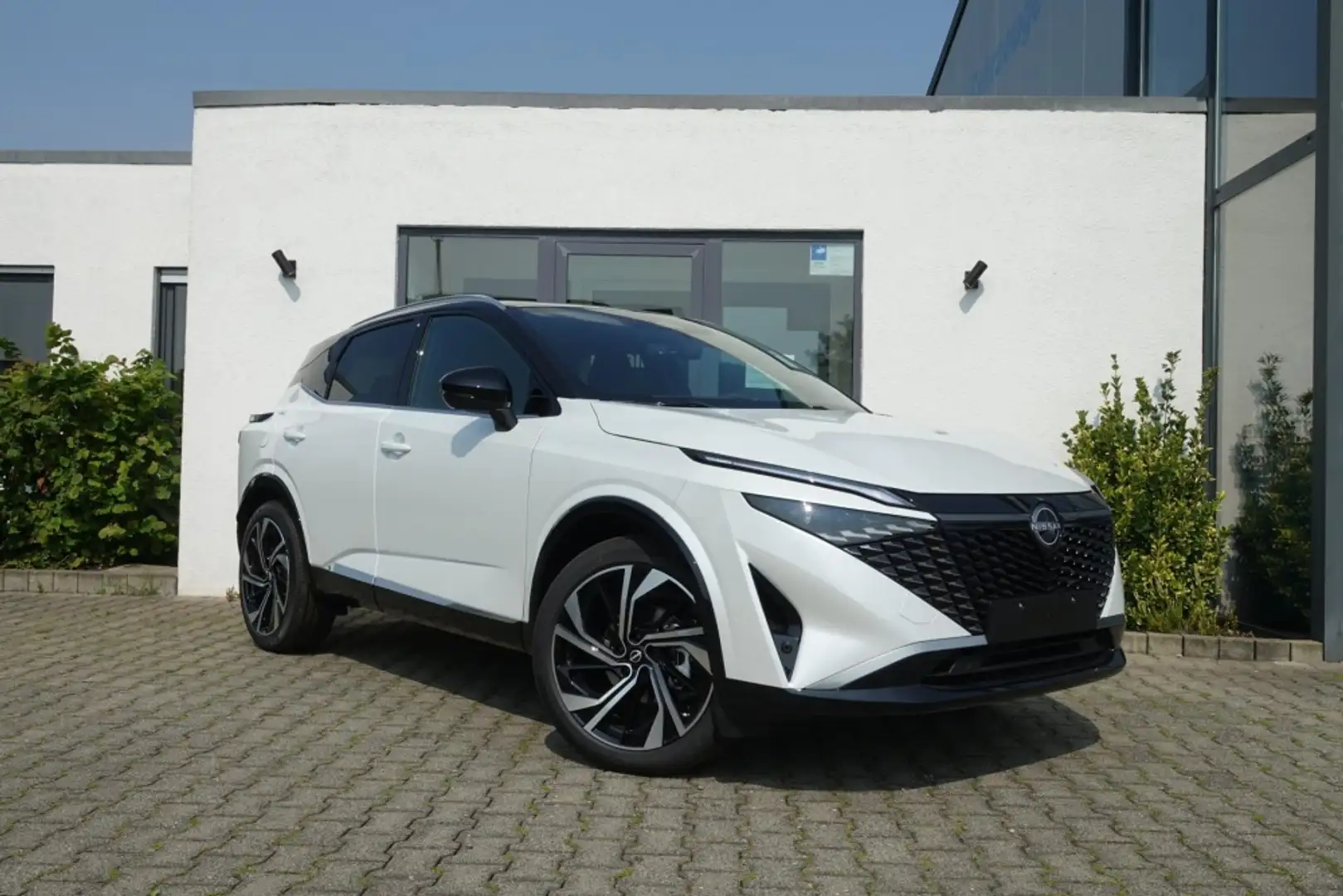Nissan Qashqai Tekna+ plus Xtronic Allradantrieb +AHK! Weiß - 1