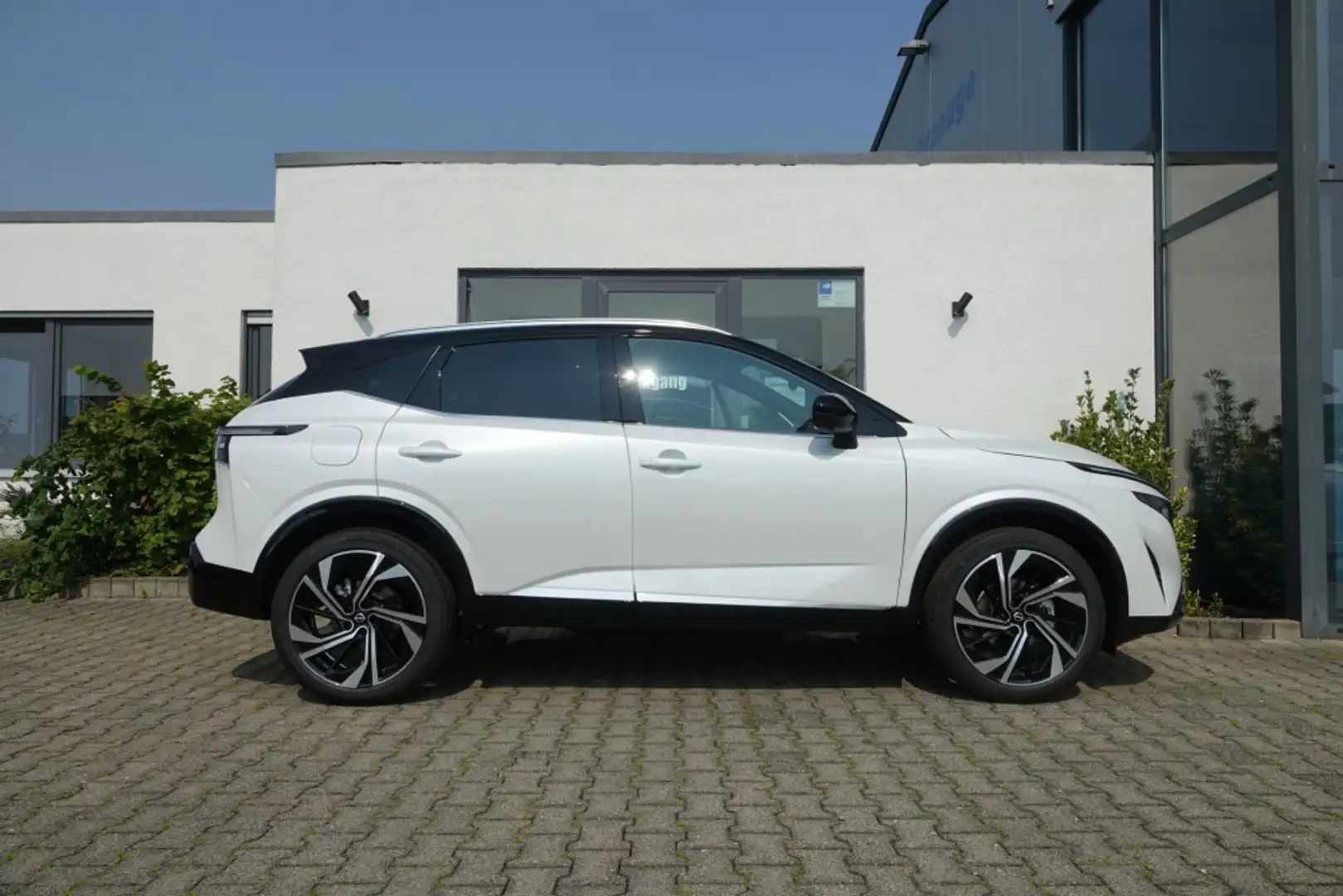 Nissan Qashqai Tekna+ plus Xtronic Allradantrieb +AHK! Weiß - 2