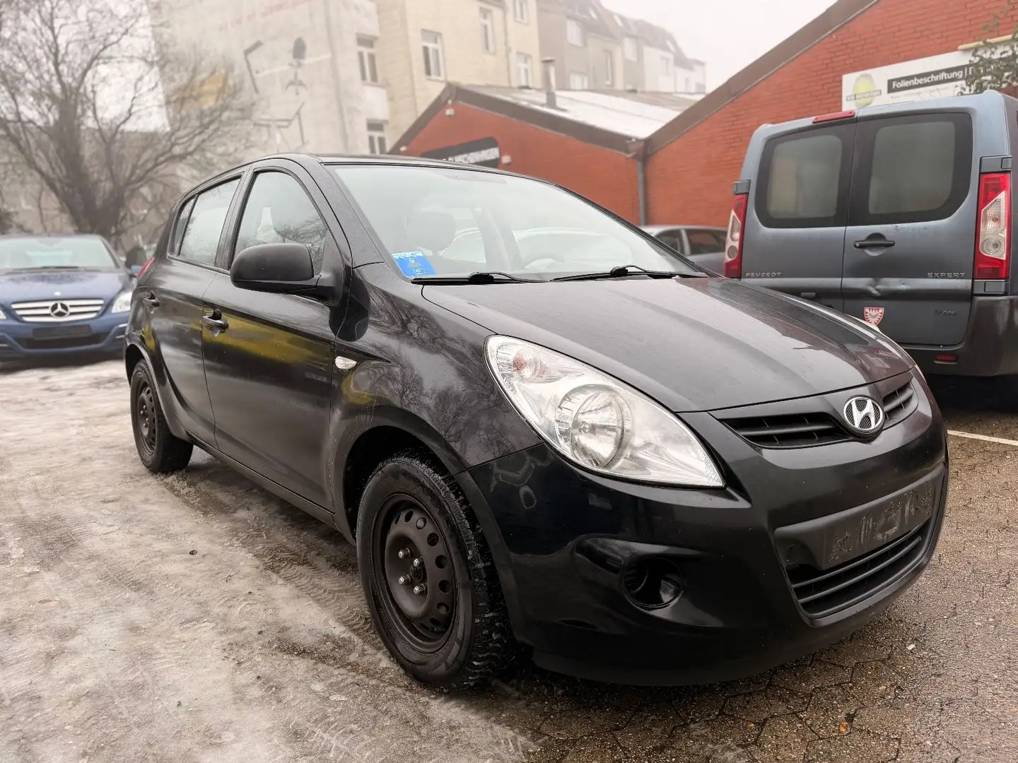 Hyundai i20 Classic*Klima*5türer*Allwetterreifen*Tüv Schwarz - 1