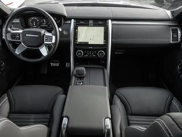 Land Rover Discovery view 11