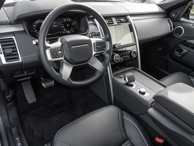 Land Rover Discovery view 10
