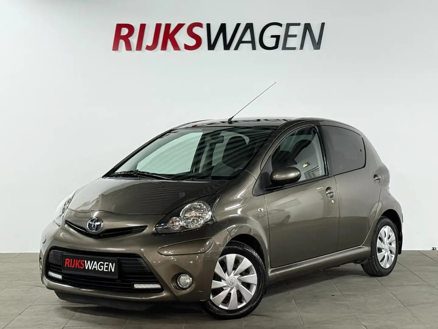 Toyota Aygo 1.0 VVT-i Aspiration LED/Elektrische ramen/Airco/B Gris - 1