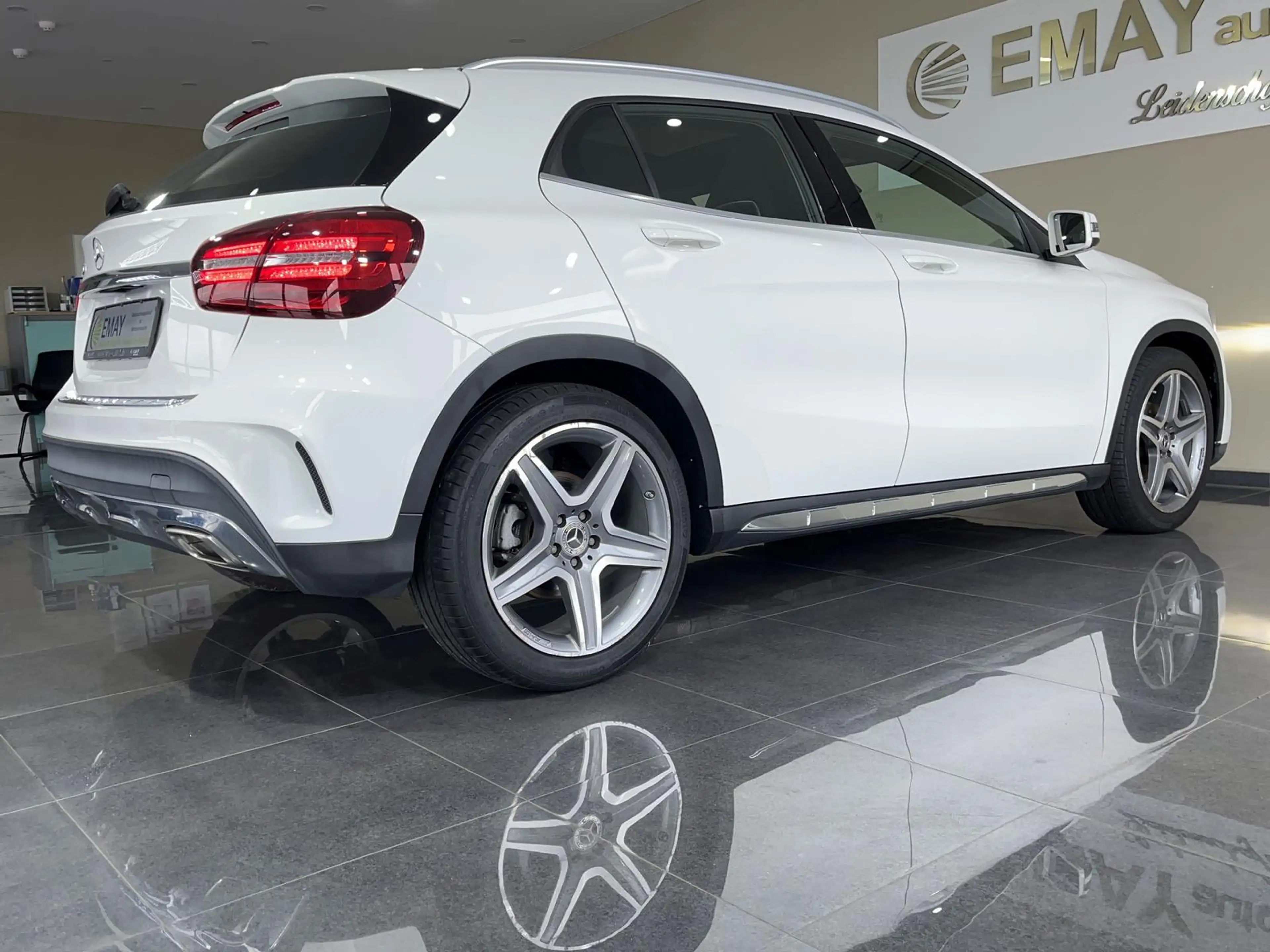 Mercedes-Benz GLA 180 Amg Line/P.dach/Alcantara/Navi/R.Kamera/ — photo 9