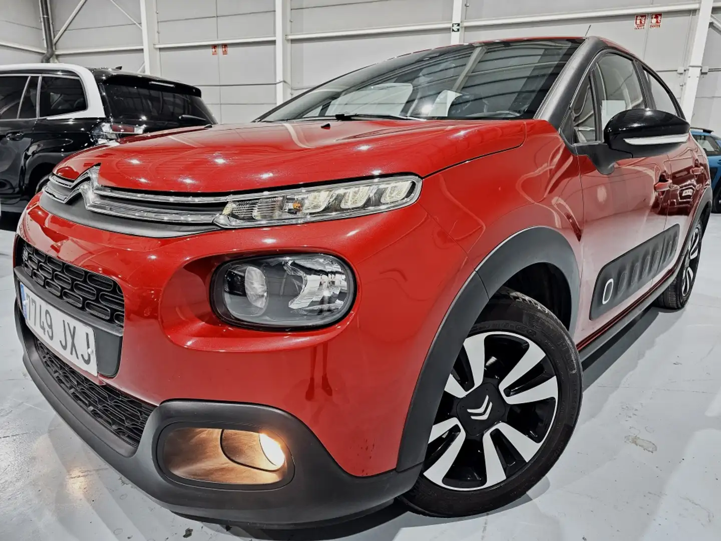 Citroen C3 1.2 PureTech S&S Feel 83 Rouge - 1