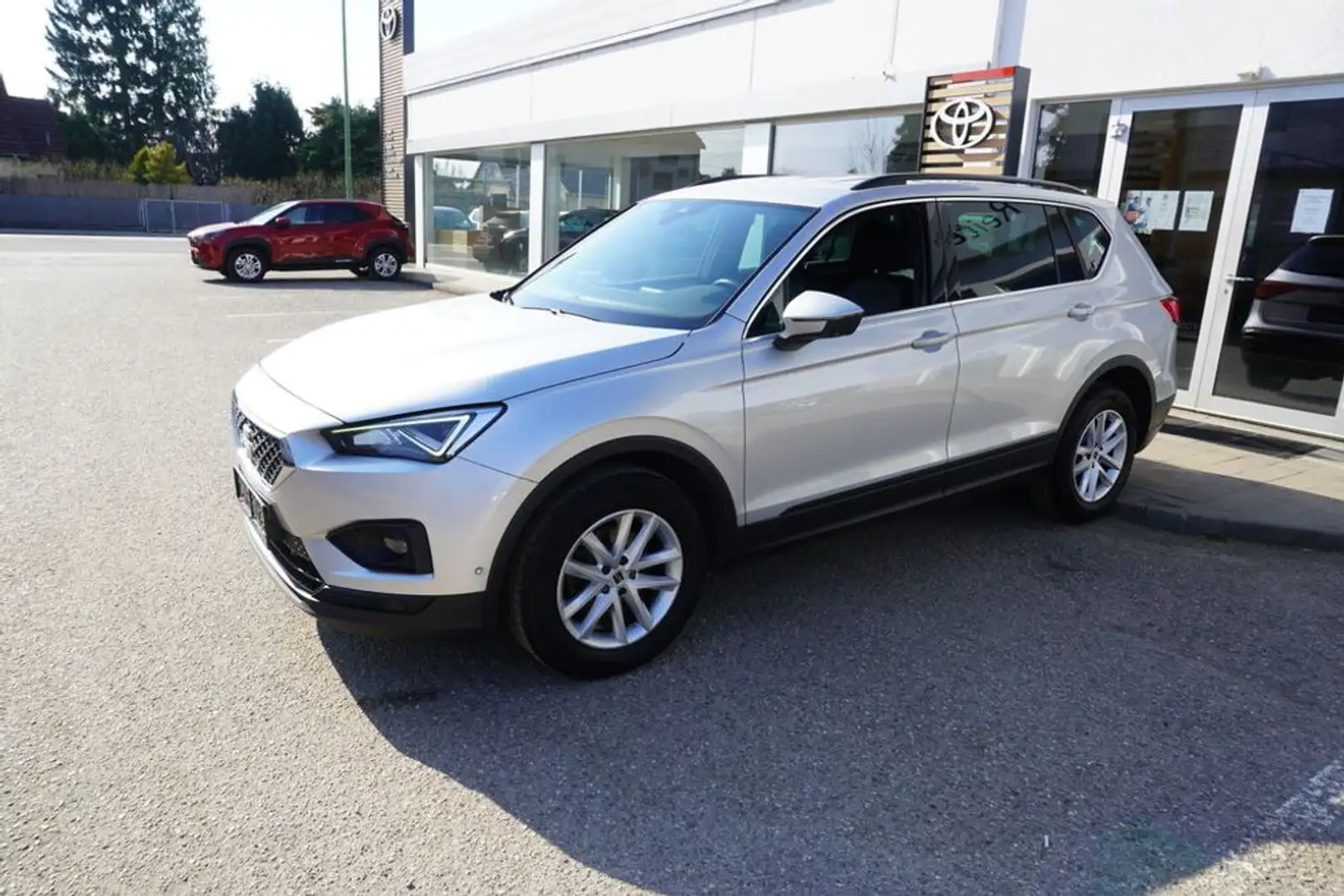 SEAT Tarraco 2,0 TDI DSG *LED*KAMERA*SHZ*AHK* Silber - 2