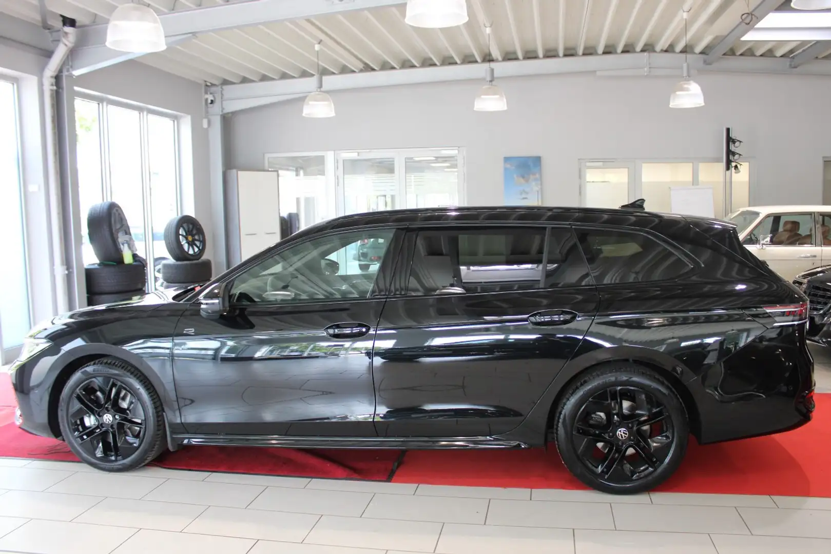 Volkswagen Passat Variant 2.0 TDI 4Motion R-Line UPE 66890 Euro Nero - 2